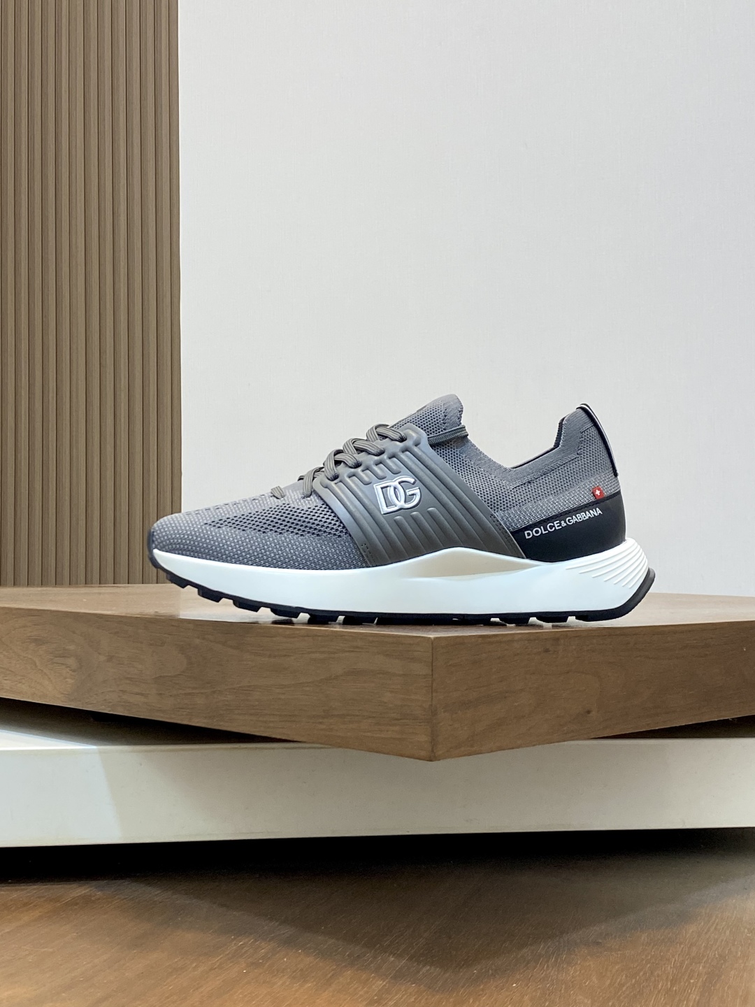 --Nuevo--Dolce&Gabbana--DG de gama alta de los hombres zapatos deportivo-casual. Mostrador superior 