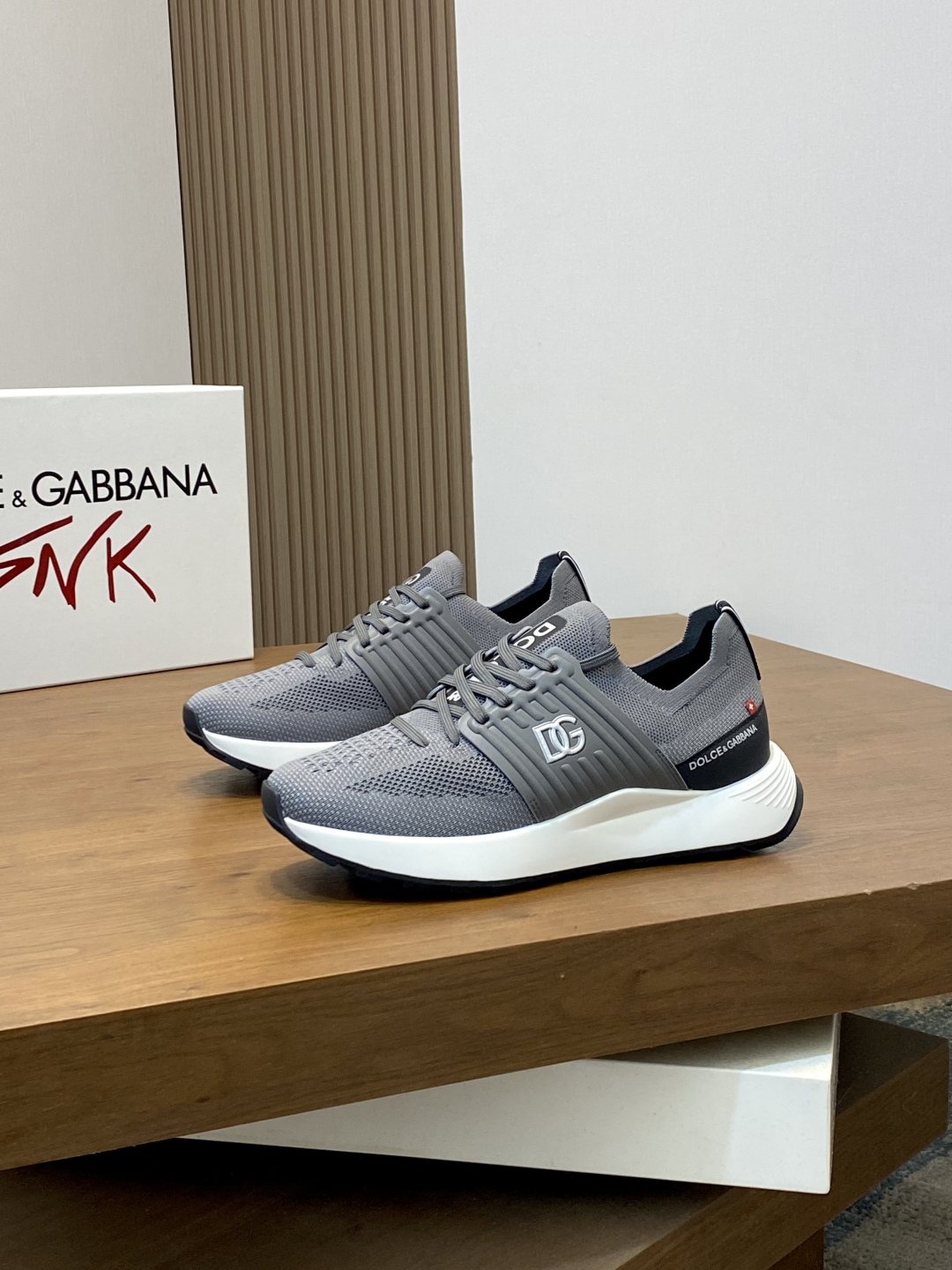 --Nuevo--Dolce&Gabbana--DG de gama alta de los hombres zapatos deportivo-casual. Mostrador superior 