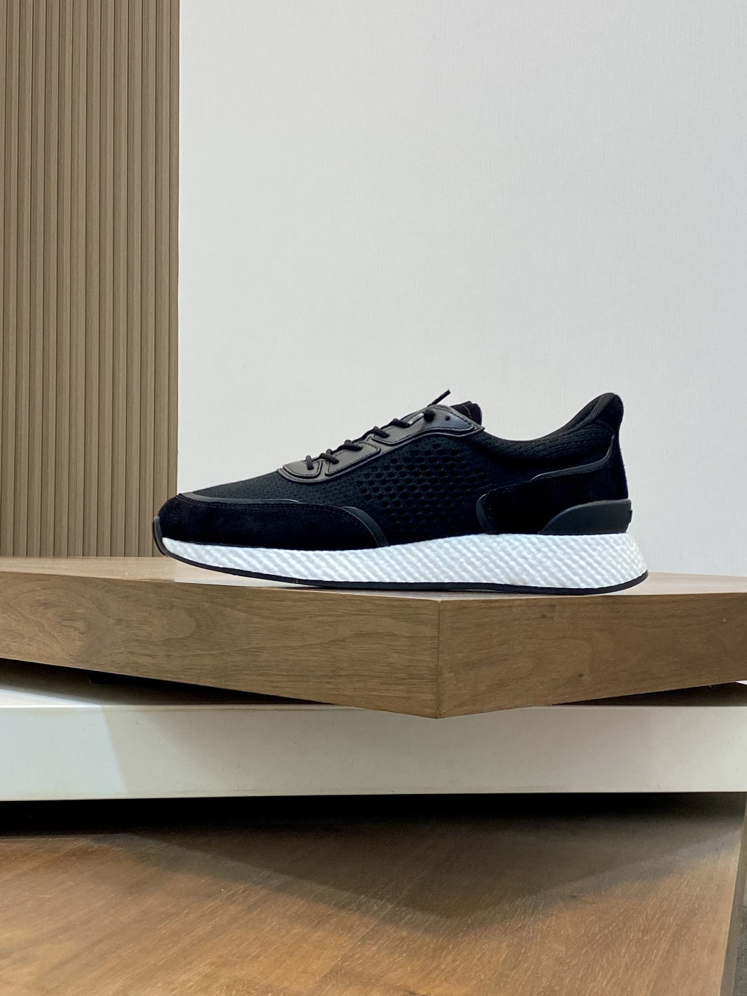 ZZegna/Zegna actualización única original Piuma en italiano se refiere a la "pluma", destacando plen