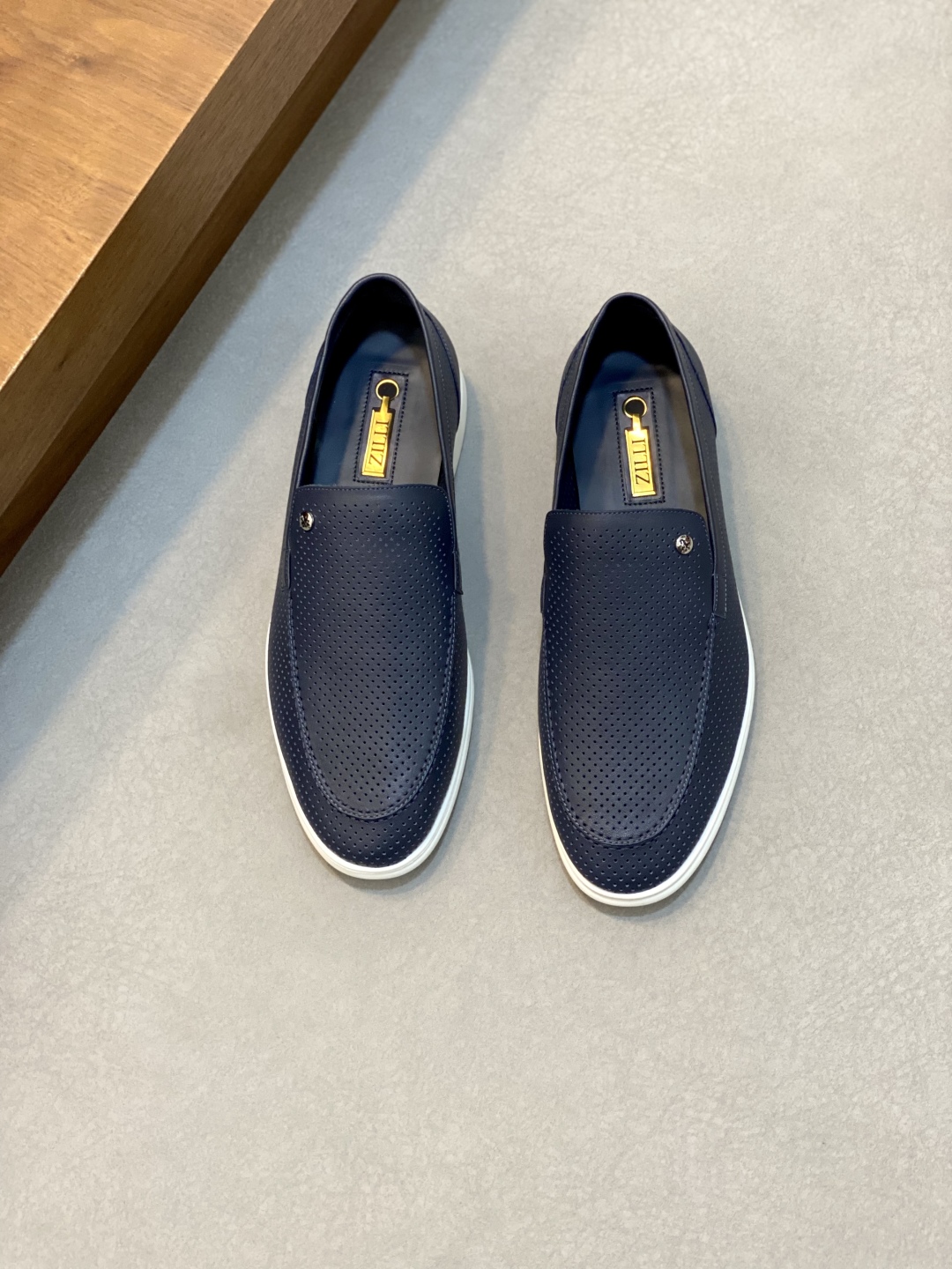 ZILLI Zapatos franceses de lujo para hombre ZILLI La sencillez está en el ojo del que mira. ‼Dios y 
