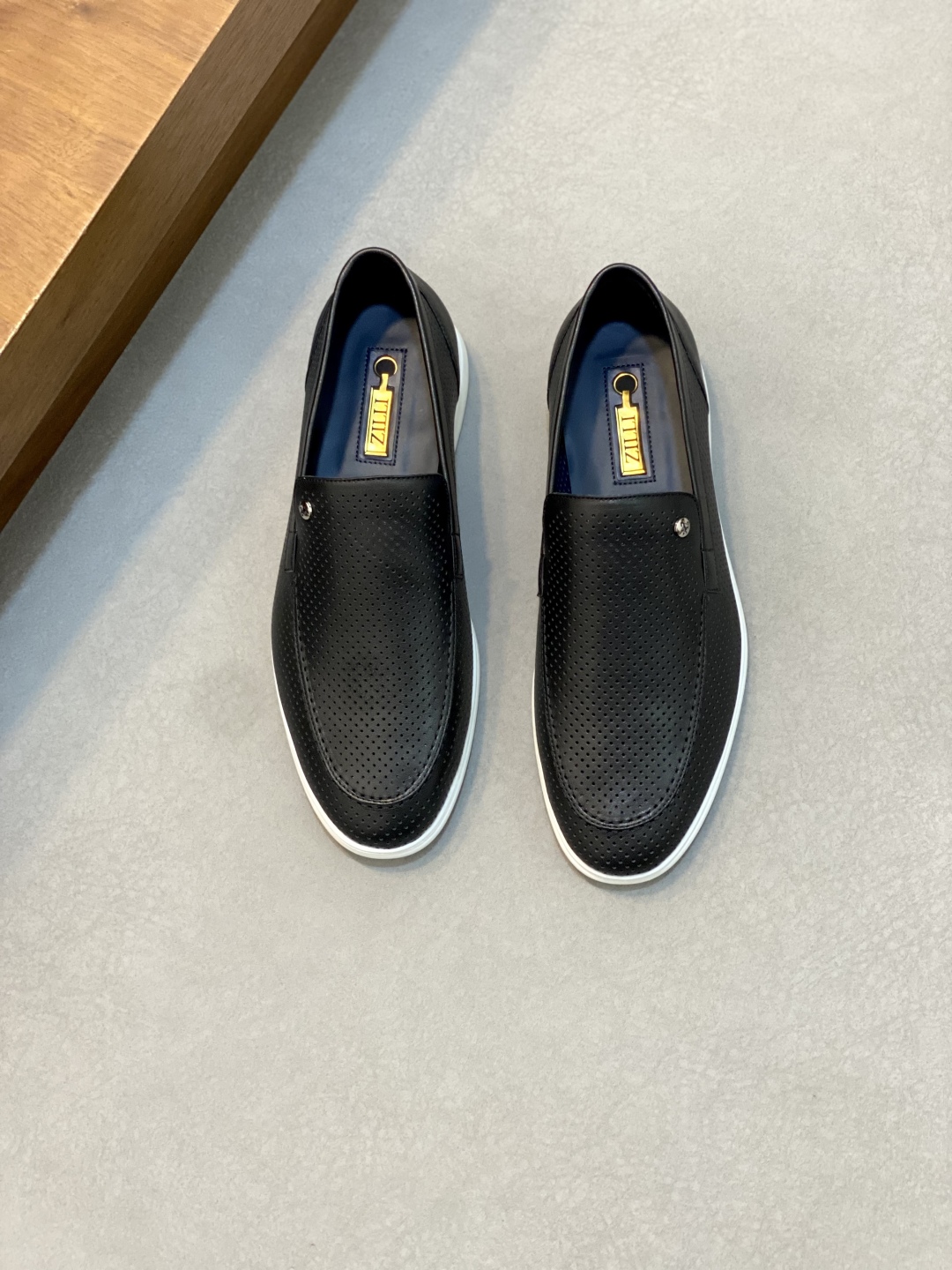 ZILLI Zapatos franceses de lujo para hombre ZILLI La sencillez está en el ojo del que mira. ‼Dios y 
