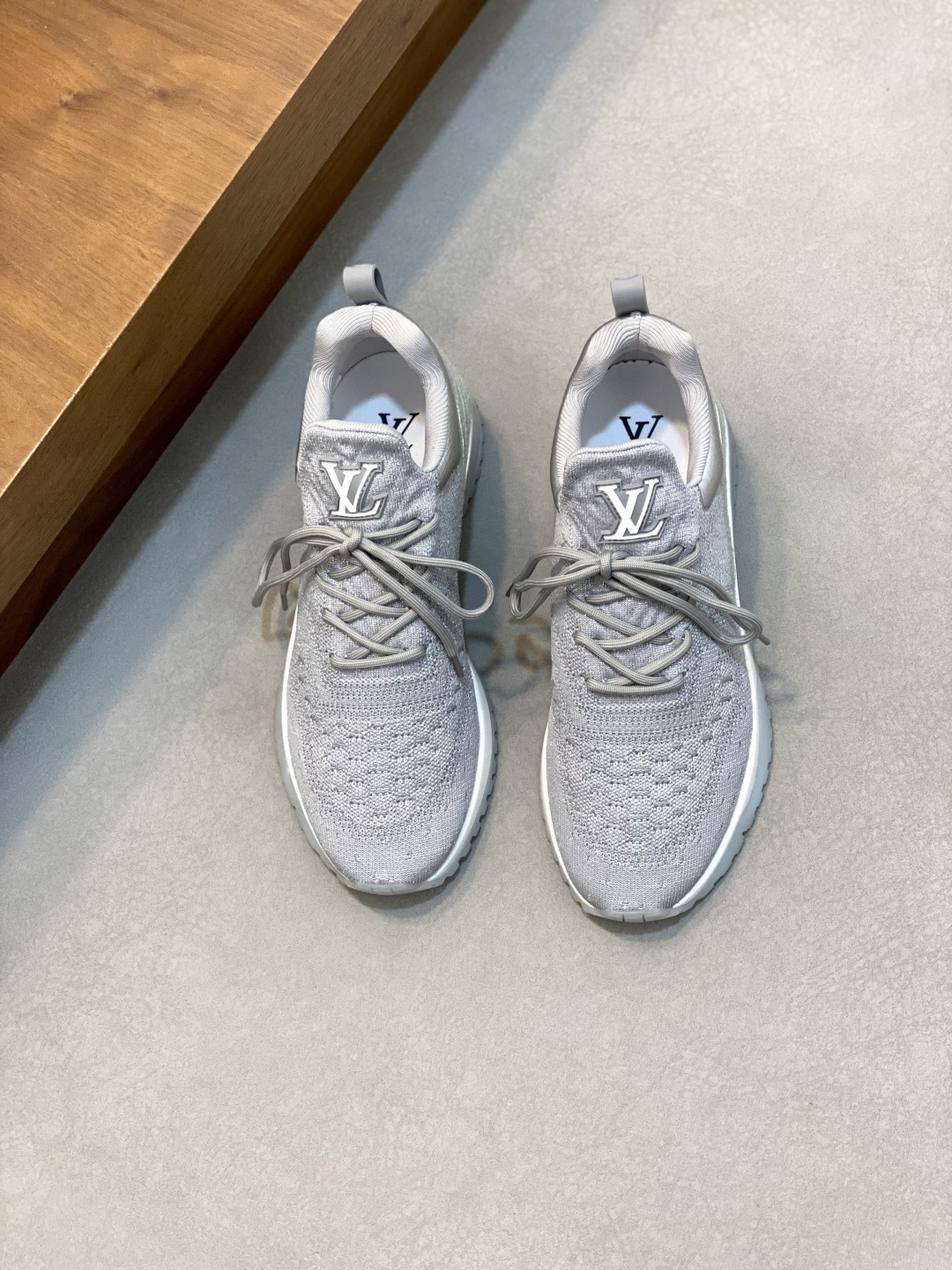 NO:339504,Brand LOUIS VUITTON original color matching code number 39-44 customized 38.45 price Material new Louis Vuitton casual shoes!  Original single-quality Labon craft upper adopts original flying woven breathable mesh cloth inner style. Simple and atmospheric original LV ultra-light sole, Louis Vuitton, louis vuitton, louis vuitton, louis vuitton, louis vuitton19860909品牌LOUIS VUITTON 颜色原版配色 码数39-44定做38.45 价格 材质路易威登新款 休闲鞋！原单品质拉邦工艺鞋面采用原版飞织透气网布内里版型时尚 简单大气原版LV超轻大底,路易威登,louis vuitton,louis vuitton,louis vuitton,Men's shoes