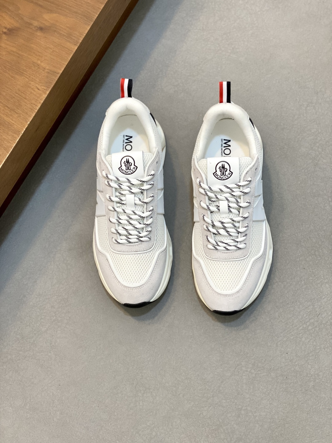 NO:344743,Moncler cover men's shoes and sneakers, imported breathable mesh, neoprene rubber, various materials are spliced ​​together. The upper is designed with shoelaces and rubber inserts, the heel Moncler logo, and the outsole is made of TPU + rubber + high elastic rubber foam combination. It has high elasticity and high wear resistance and improves comfort. It is worth buying whether it is the upper or color design!  Size39-44 (38 45 custom made), Moncler, sneakers19860909Moncler蒙口 男鞋运动鞋,进口透气网面、氯丁橡胶 各种材质拼接打造,鞋面采用鞋带和橡胶嵌件设计,后跟Moncler标志,大底采用TPU+橡胶+高弹橡胶发泡组合成型,具有高弹性高耐磨性,提高舒适性,无论是鞋面还是颜色设计都值得入手！Size39-44（38 45定做）,,Moncler,sneakers,Men's shoes