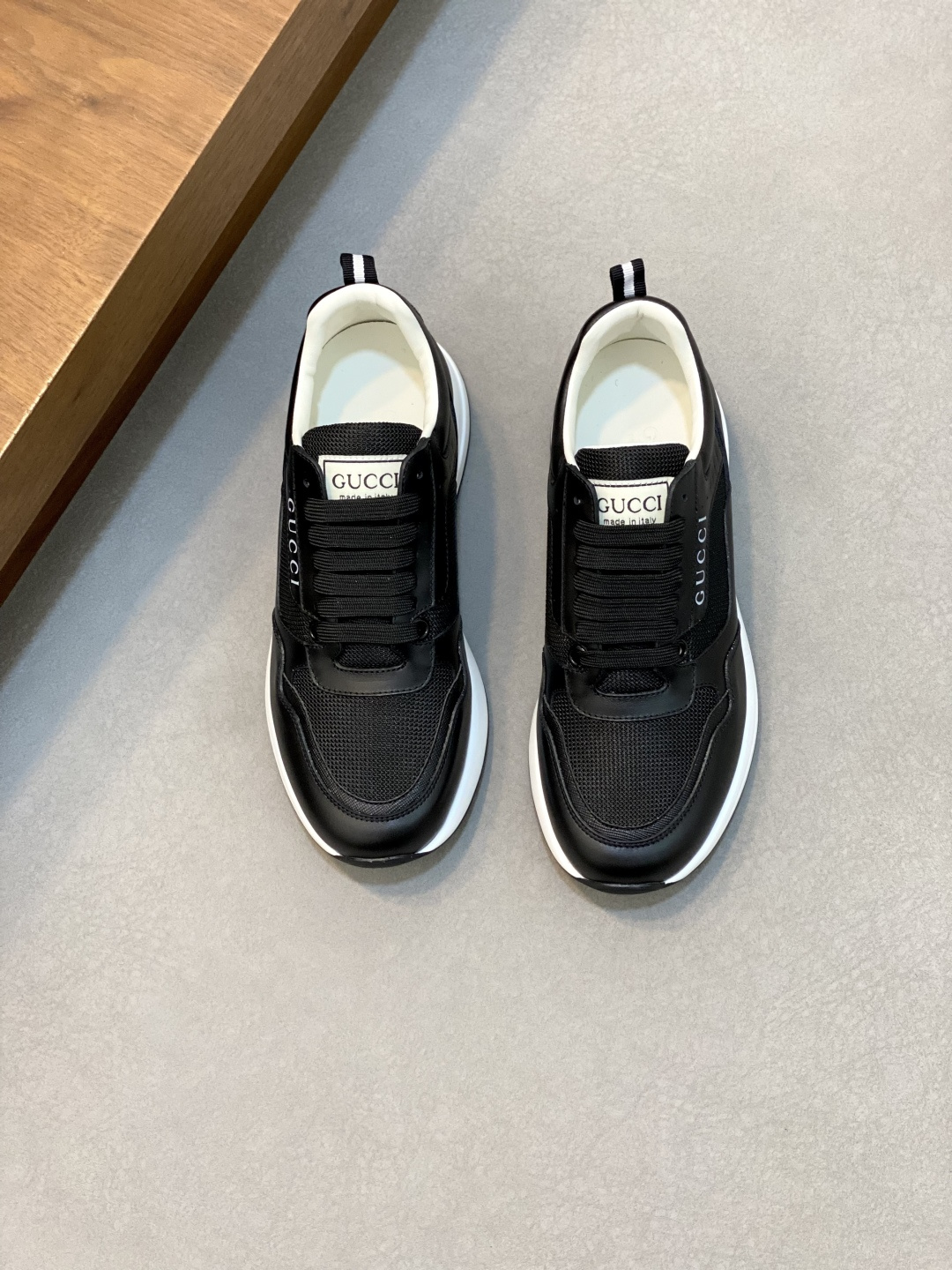 NO:341400,Brand G U C C I Color Original Color Pair Number 38-44 Customized 45 Price Material Guqi 2025 Top-level · Original Individual Product!  Premium and trendy men's sports and casual shoes!  A unique personality!  The upper is made of imported cowhide with Guqi printed logo spliced ​​cowhide inner lining. The original molded sole is high-quality and worthy of possession. Guqi casual shoes, cowhide19860909品牌G U C C I 颜色原版配色 码数38-44定做45 价格 材质古奇2025顶级·原单货！精品好货潮男运动休闲鞋！与众不同的个性！鞋面采用进口牛皮搭配古奇印花logo拼接牛皮内里 原版开模大底、高品质值得拥有,古奇 休闲鞋,cowhide,Men's shoes