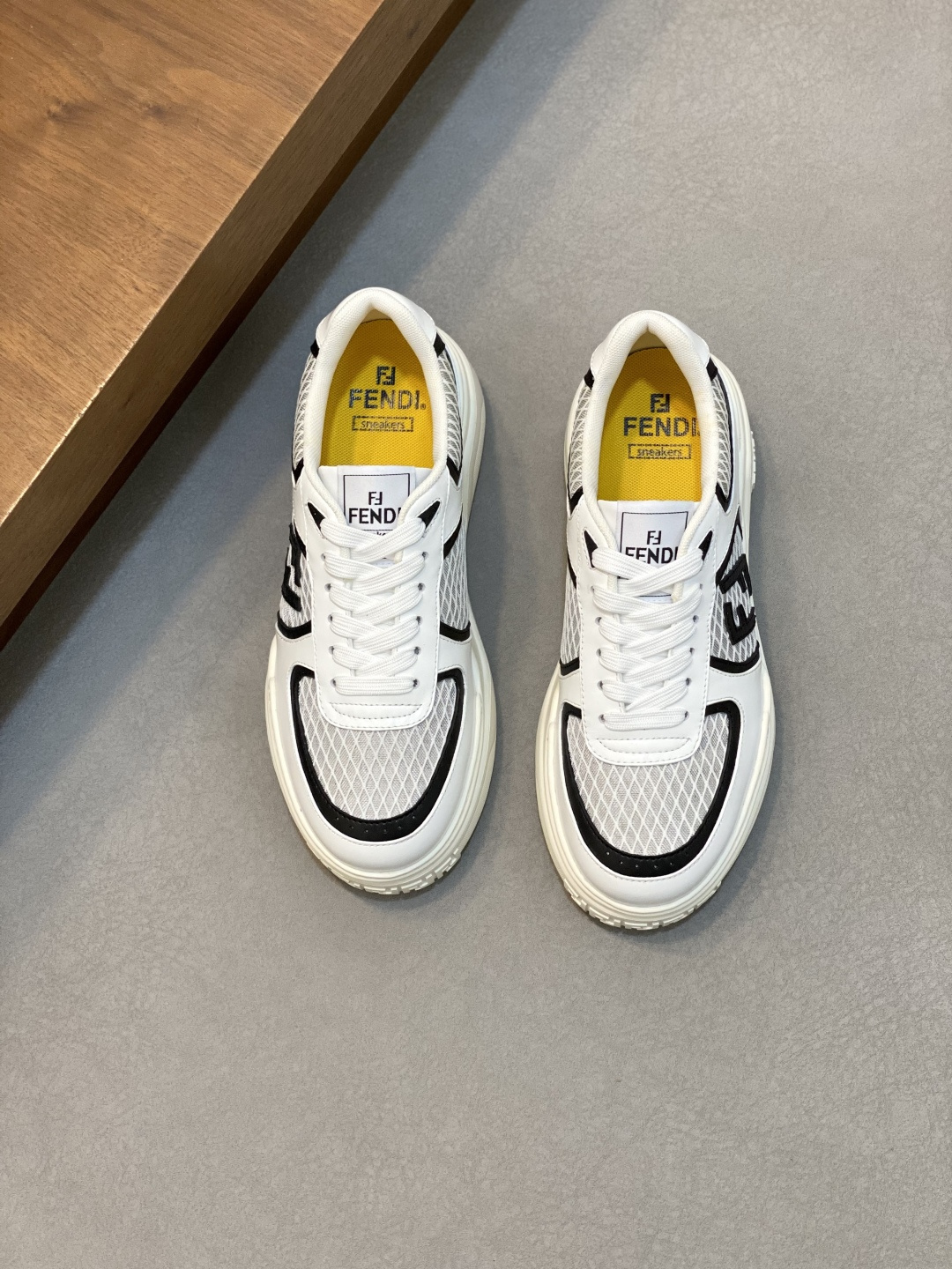 NO:346157,【FENDI】Fendi - High-end quality Original single casual sneakers - Upper Napa calfskin splicing breathable mesh Injection molded brand logo plastic module - Neil brand canvas - Outsole ultra-light TPR foaming·rubber; molded outsole - Ultra-high quality control·fine workmanship highlighted (high-end·noisse·grade) -Size 39-44 (38,45, custom made),,fendi,fendi,sneakers,cowhide19860909【 FENDI】芬迪 -高端品质 原单休闲运动鞋 -鞋面纳帕小牛皮拼接透气网面 注塑品牌logo塑胶模块 -内里品牌帆布 -大底超轻TPR发泡·橡胶；成型大底 -超高品控·做工精细凸显(高端·贵气·档次) -Size 39-44（38,45,可订做),,fendi,fendi,sneakers,cowhide,Men's shoes