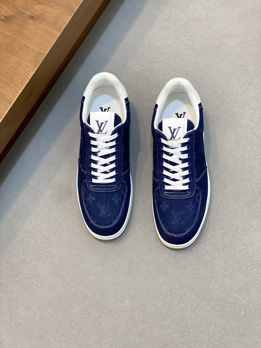 NO:341731,Brand LOUIS VUITTON original color matching code number 38-44 customized 45.46 price Material new Louis Vuitton casual shoes!  Original single-quality Labon craft upper adopts imported cowhide breathable mesh cloth inner style. Simple and atmospheric original LV outsole, Louis Vuitton, louis vuitton, louis vuitton, louis vuitton, louis vuitton, cowhide19860909品牌LOUIS VUITTON 颜色原版配色 码数38-44定做45.46 价格 材质路易威登新款 休闲鞋！原单品质拉邦工艺鞋面采用进口牛皮透气网布内里版型时尚 简单大气原版LV大底,路易威登,louis vuitton,louis vuitton,louis vuitton,cowhide,Men's shoes