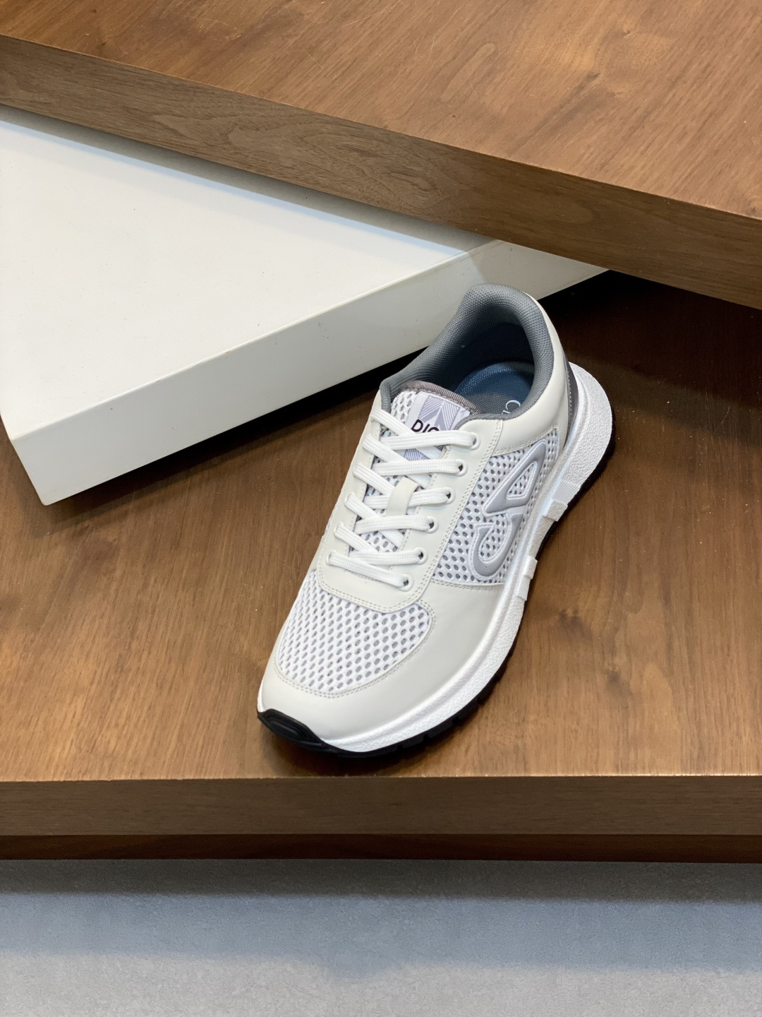 Dior Style Men's Shoes style reference detail image 6 from source 782369