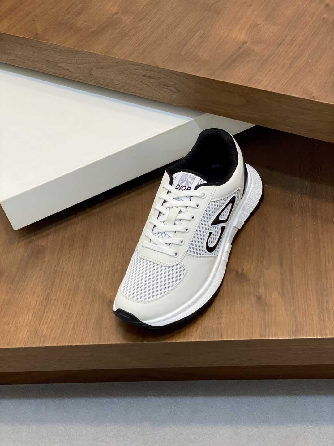Dior Style Men's Shoes style reference detail image 6 from source 782371