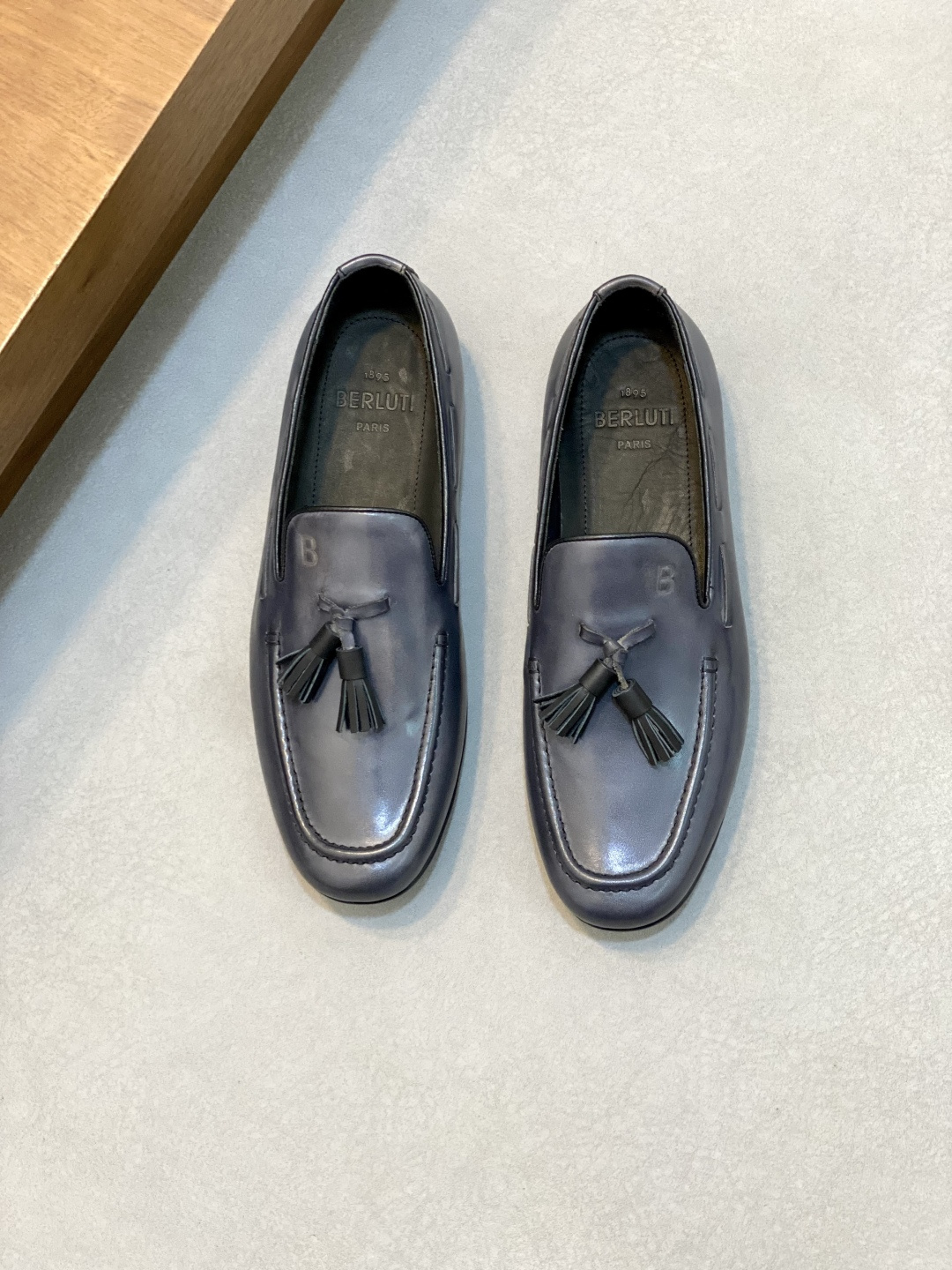 NO:345556,Berlui/Bruti Handmade fine men's leather shoes, imported Italian leather embryo, fetal cowhide, inner calfskin pure hand-made coloring process, delicate leather, translucent texture, non-market goods comparable, exquisite details, inner calfskin dyed. Size39-44 45 orders,,cowhide19860909Berlui/布鲁缇 手工精品男士皮鞋 ,意大利进口皮胚 胎牛皮面 内里小牛皮 纯手工上色工艺 皮质细腻光泽透亮 质感非市场货可以比拟 细节精致 内里本染小牛皮. Size39-44 45订,,cowhide,Men's shoes