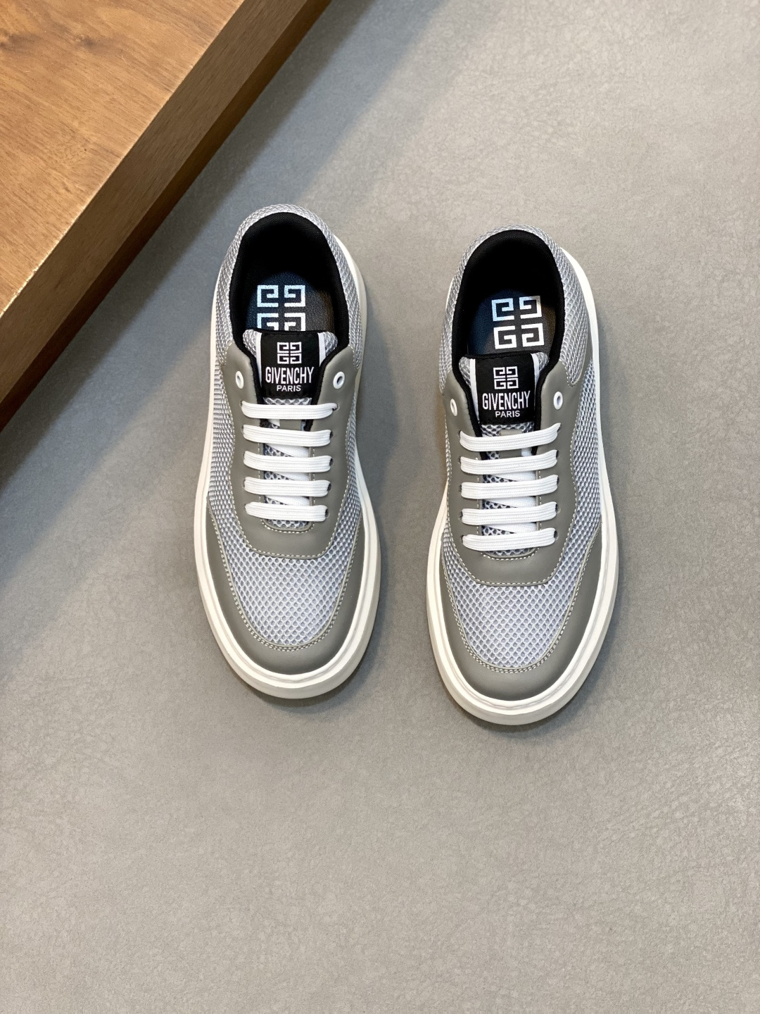 NO:341487,Brand GIVENCHY Color Original Color Number 39-44 Customized 38.45 Price Material Givenchy Top-grade Original Product!  The upper of the high-quality sports shoes is made of imported cowhide and breathable mesh. Mesh inner lining cowhide leather footbed original combination sole. The style is fashionable, simple and elegant. All-match style, Givenchy casual shoes, given, given, given, sneakers, cowhide19860909品牌GIVENCHY 颜色 原版配色 码数39-44定做38.45 价格 材质纪梵希顶级·原单货！精品好货运动鞋鞋面采用进口牛皮拼接透气网布.网布内里 牛皮垫脚 原版 组合大底 版型时尚简洁大方 百搭款,纪梵希休闲鞋,givenchy,givenchy,sneakers,cowhide,Men's shoes