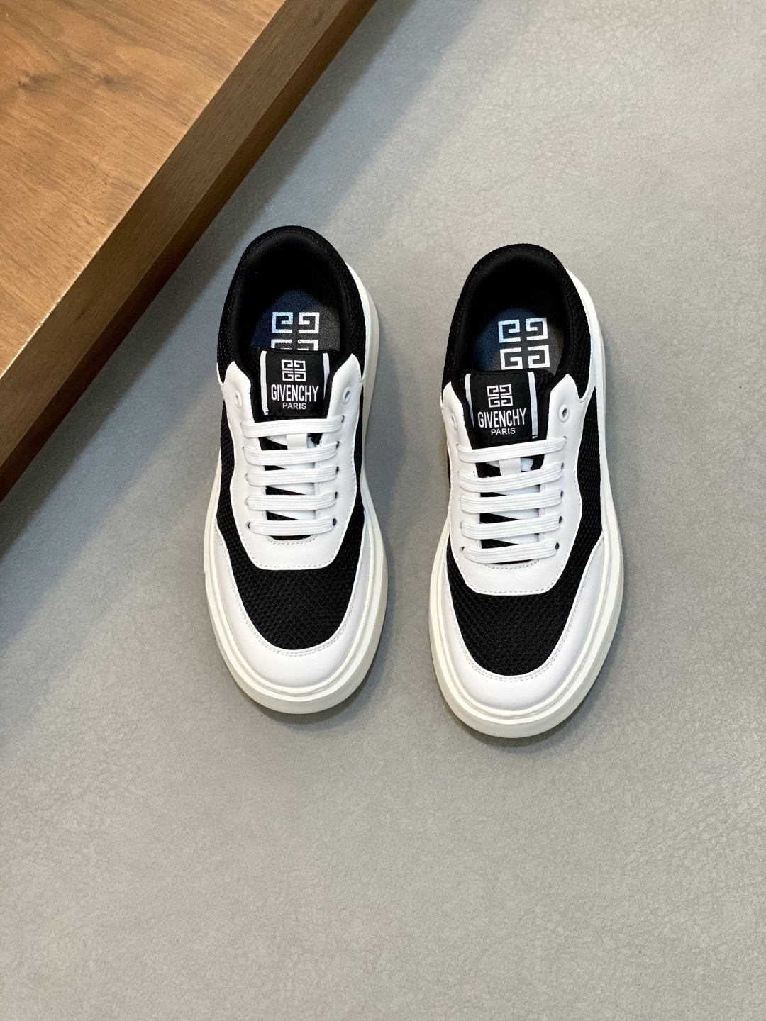 NO:341494,Brand GIVENCHY Color Original Color Number 39-44 Customized 38.45 Price Material Givenchy Top-grade Original Product!  The upper of the high-quality sports shoes is made of imported cowhide and breathable mesh. Mesh inner lining cowhide leather footbed original combination sole. The style is fashionable, simple and elegant. All-match style, Givenchy casual shoes, given, given, given, sneakers, cowhide19860909品牌GIVENCHY 颜色 原版配色 码数39-44定做38.45 价格 材质纪梵希顶级·原单货！精品好货运动鞋鞋面采用进口牛皮拼接透气网布.网布内里 牛皮垫脚 原版 组合大底 版型时尚简洁大方 百搭款,纪梵希休闲鞋,givenchy,givenchy,sneakers,cowhide,Men's shoes