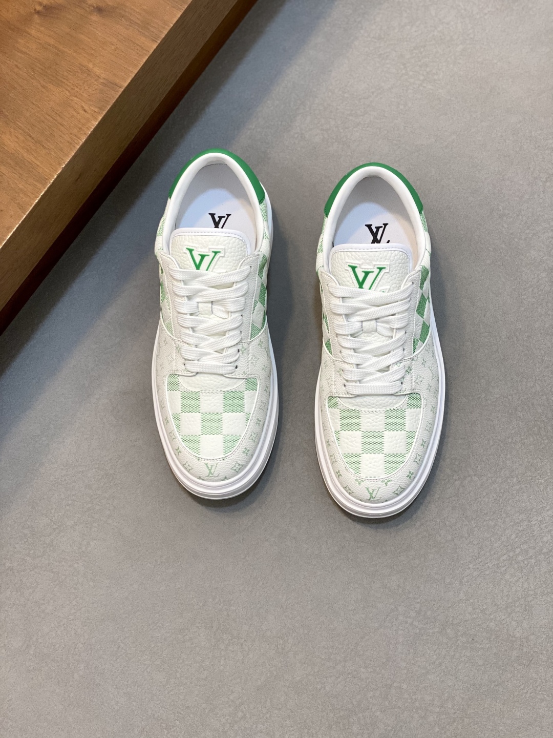 Louis Vuitton Baskets de sport montantes décontractées pour hommes