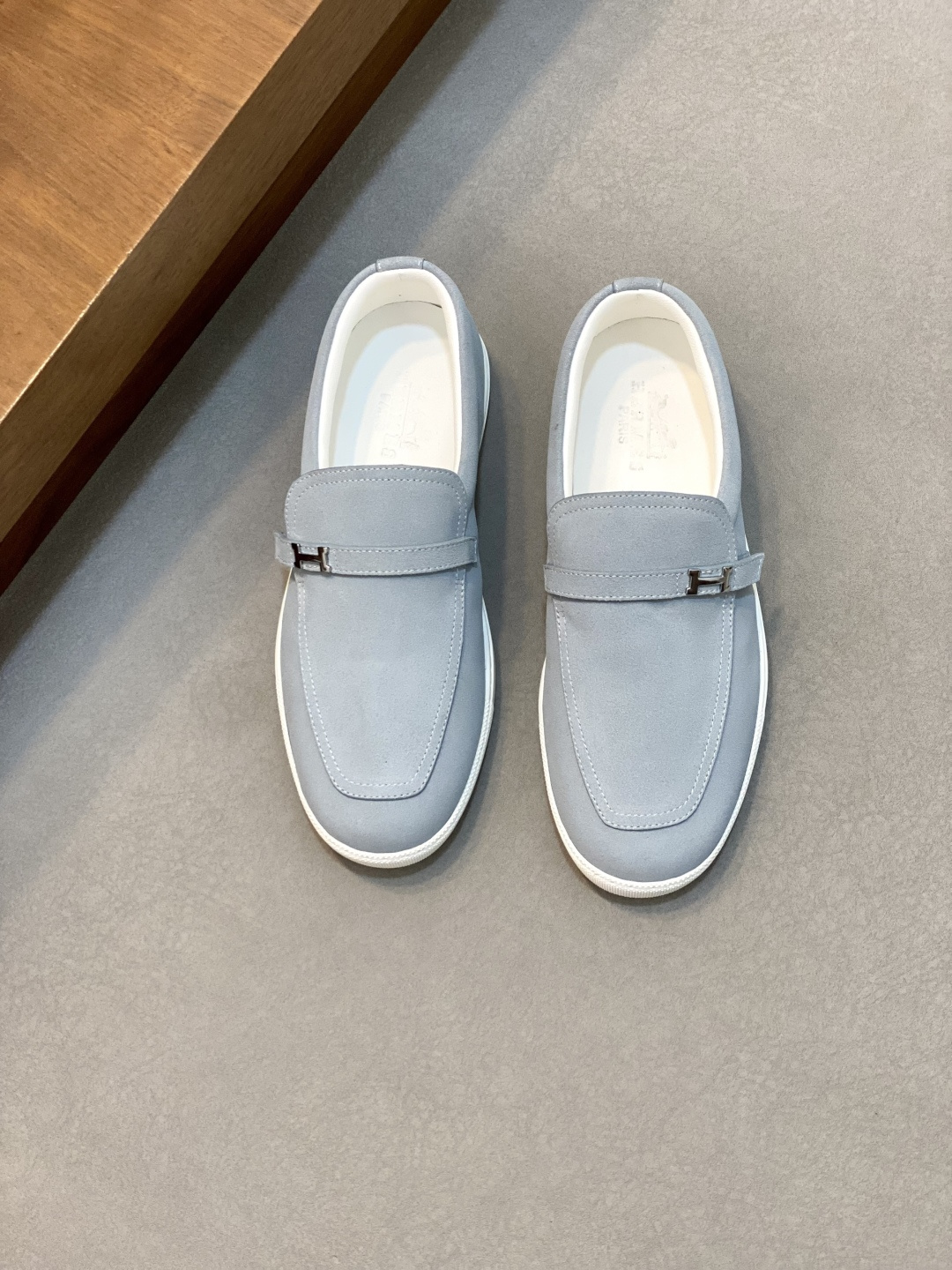 NO:340570,HERMES Hermès 2025 counter new men's casual loafers, fabrics are made of high-tech original materials and top layer cowhides with a variety of comfortable materials, lightweight EVA original sole, Labang last method to create a very light and vibrant and fashionable style!  Size39-44 (38 45 customized), Hermes casual shoes, hermes, hermes, loafers, cowhide19860909HERMES 爱马仕2025专柜新款男士休闲乐福鞋,面料采运高技原版材料和头层牛皮拼接多种舒适材质,轻质EVA原版大底,拉邦套楦做法 打造非常轻盈活力时尚风格！ Size39-44（38 45 定做）,爱马仕 休闲鞋,hermes,hermes,loafers,cowhide,Men's shoes