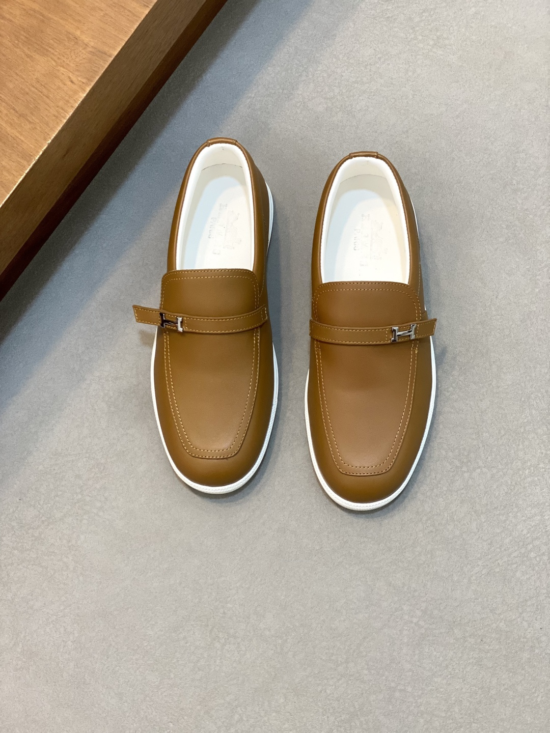 NO:339363,HERMES Hermès 2025 counter new men's casual loafers, fabrics are made of high-tech original materials and top layer cowhides with a variety of comfortable materials, lightweight EVA original sole, Labang last method to create a very light and vibrant and fashionable style!  Size39-44 (38 45 customized), Hermes casual shoes, hermes, hermes, loafers, cowhide19860909HERMES 爱马仕2025专柜新款男士休闲乐福鞋,面料采运高技原版材料和头层牛皮拼接多种舒适材质,轻质EVA原版大底,拉邦套楦做法 打造非常轻盈活力时尚风格！ Size39-44（38 45 定做）,爱马仕 休闲鞋,hermes,hermes,loafers,cowhide,Men's shoes