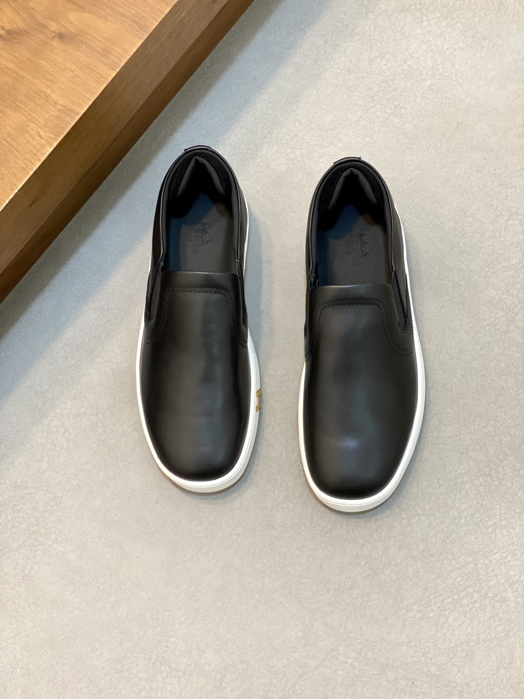 NO:341696,H Hermes Kiddy Laceless Sneakers!  Denim and suede goatskin lace-free sneakers, decorated with the iconic 