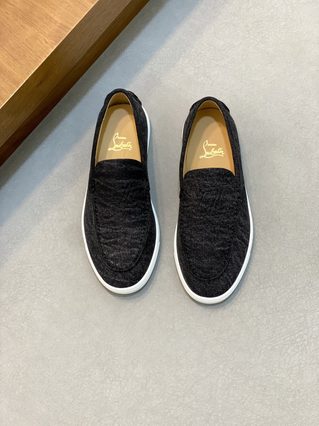 NO:340473,christian louboutin (CL red sole shoes) exclusive hot model release event latex footbed finished product outsole car line [Deyi] global supply [top version] original imported cowhide upper, top original leather lining, original mold opening tpu outsole, original 1:1 details processing, original shoe last, large quantity supply, 39-44 (38, 45 customized), CL leather shoes, christian louboutin, cowhide19860909christian louboutin（CL红底鞋）独家热款发布活动乳胶垫脚成品大底车线[得意]全球供货【顶级版】原版进口牛皮鞋面,顶级原版皮内里,原版开模tpu大底,原版1:1细节处理,原版鞋楦,大量现货供应,码数39-44（38、45订做）,CL皮鞋,christian louboutin,cowhide,Men's shoes