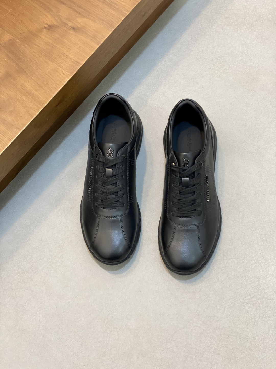 NO:341316,New 2025!  Original quality! Stefano Ricci / Stephen Law Nich Men's sneakers, imported original calfskin, the leather is soft and delicate, the workmanship is in place, the original sole is designed, and the comfort is excellent!  Size 39-44 (customized for 45), Stephen-casual shoes, sneakers, cowhide198609092025新款！原版品质!Stefano Ricci / 史蒂芬劳.尼治男士运动鞋,采用进口原版小牛皮,皮质柔软细腻,做工细节到位,鞋底原版设计,舒适度极好！尺码39-44 码（45定做）,史蒂芬-休闲鞋,sneakers,cowhide,Men's shoes