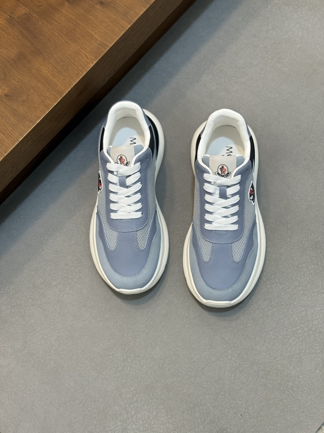 NO:350095,Moncler cover men's shoes and sneakers, imported breathable mesh, neoprene rubber, various materials are spliced ​​together. The upper is designed with shoelaces and rubber inserts, the heel Moncler logo, and the outsole is made of TPU + rubber + high elastic rubber foam combination. It has high elasticity and high wear resistance and improves comfort. It is worth buying whether it is the upper or color design!  Size39-44 (38 45 custom made), Moncler, sneakers19860909Moncler蒙口 男鞋运动鞋,进口透气网面、氯丁橡胶 各种材质拼接打造,鞋面采用鞋带和橡胶嵌件设计,后跟Moncler标志,大底采用TPU+橡胶+高弹橡胶发泡组合成型,具有高弹性高耐磨性,提高舒适性,无论是鞋面还是颜色设计都值得入手！Size39-44（38 45定做）,,Moncler,sneakers,Men's shoes