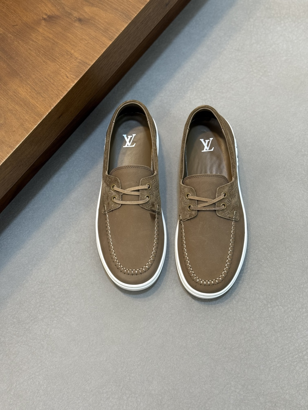 NO:341623,LOUIS VUITTON [Luden Yiwei] new trendy Lv is available, casual and fashionable men's shoes are shipped 1:1. The upper is made of imported brand leather + cowhide inner lining, original wear-resistant rubber outsole, simple and atmospheric, exclusive to trendy men. 38-45 (customized by 38.45), Louis Vuitton, louis vuitton, louis vuitton, louis vuitton, cowhide19860909LOUIS VUITTON【路登易威】全新潮款Lv上市,休闲时尚男鞋原版1:1出货 鞋面采用进口品牌皮料+牛皮内里,原版耐磨橡胶大底,版型简洁大气,潮男专属.38-45（38.45订做）,路易威登,louis vuitton,louis vuitton,louis vuitton,cowhide,Men's shoes