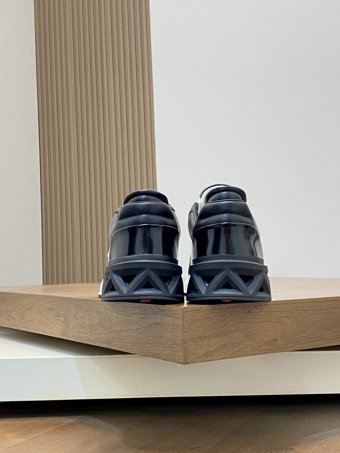 Prada Style Leather Men's Shoes Men's Shoes Men's Shoes detail image 8 from source 767207