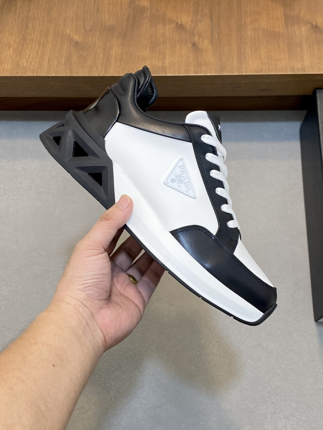 Prada Style Leather Men's Shoes Men's Shoes Men's Shoes detail image 4 from source 767207