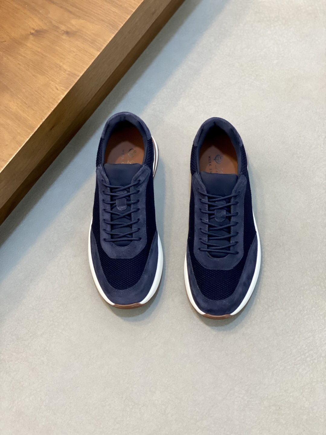 NO:341854,Loro Piana - Nou Piana classic casual shoes, men's lace-up casual shoes, sports shoes, high-quality light and comfortable fabrics, outdoor casual, young and energetic color matching, great with sportswear or casual suits!  Number of codes 39-44 (38, 45, 46, customizable, LP casual shoes, loro piana, loro piana, sneakers, business suit19860909Loro Piana —诺优翩雅 经典款休闲鞋,男士系带休闲鞋运动鞋,高品质轻便舒适面料,户外休闲均可,配色年轻又有活力,搭配运动装或休闲西装都超赞！ 码数39-44（38、45、46、可订做,LP休闲鞋,loro piana,loro piana,sneakers,business suit,Men's shoes