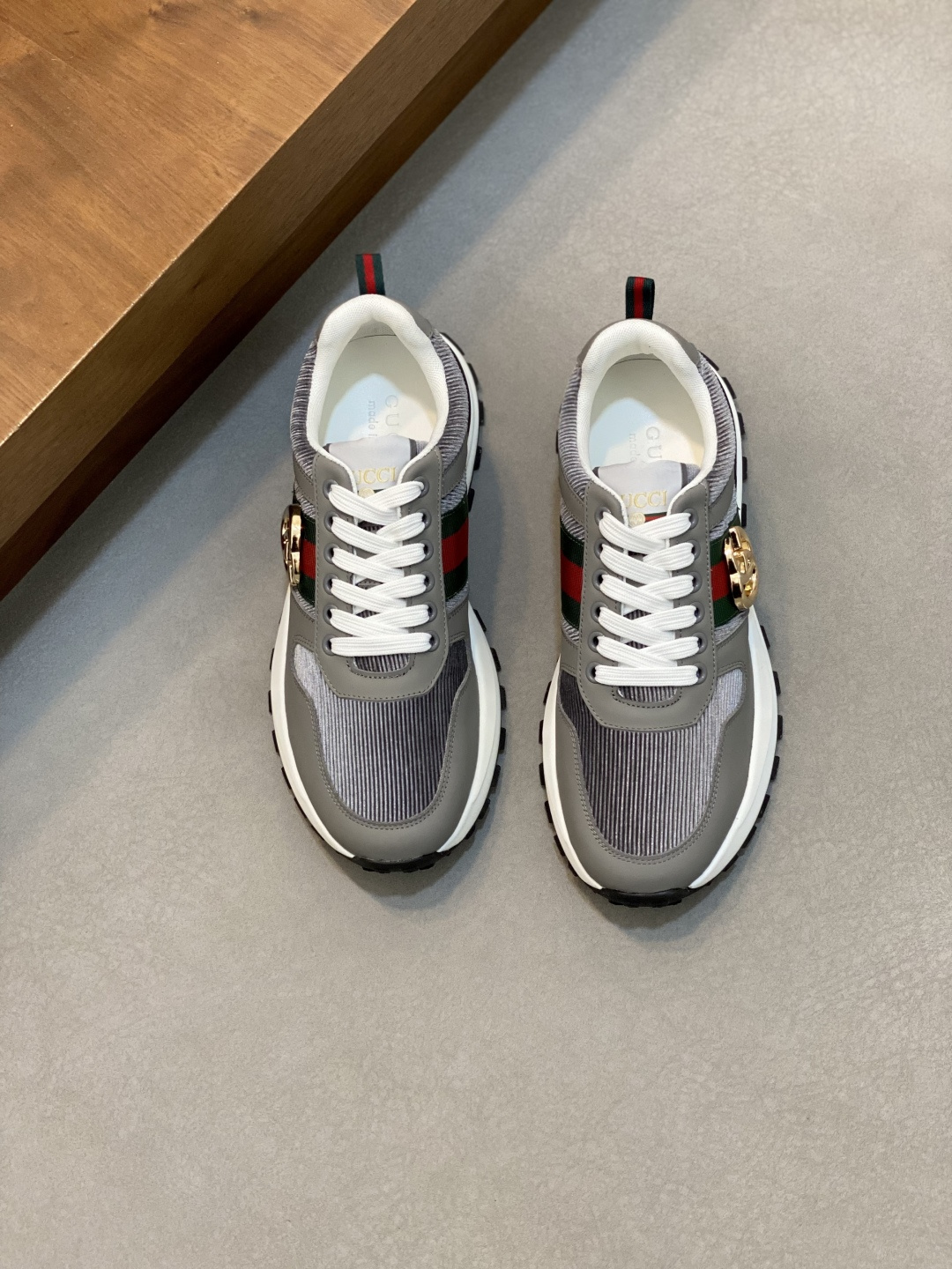 NO:541913,G Top Purchase Ancient Street Fried Street Men's God's Counter is available at the same time for sale. Original configurations are available in Italy imported from original cowhide with logo fabric, high-quality splicing complex craftsmanship, imported comfortable cowhide inner cowhide footbed, original sole is specially supplied with original sole, original order goods, high-quality, you can enter and exit the counter at will, welcome to compare the counter synchronization, number 38-44 (order 38 45),,cowhide19860909G 顶级代购 古 炸街男神专柜同步发售原厂配置,意大利进口原版牛皮搭配标志布面料,高品质拼接复杂工艺,进口舒适牛皮内里牛皮垫脚,鞋底原厂特供原版底超级舒适,原厂跟单货 高品质,可随意进出专柜,欢迎对比专柜同步,码数 38-44（订 38 45）,,cowhide,Men's shoes