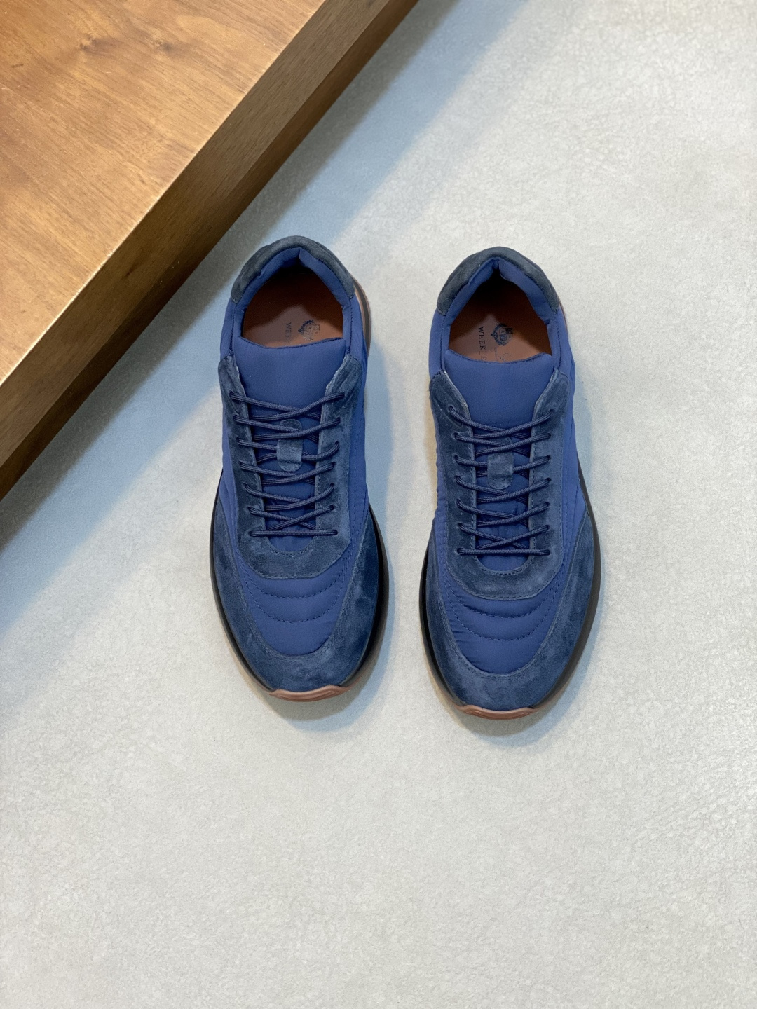NO:575562,Loro Piana—Classic casual shoes, men's lace-up casual shoes and sneakers, high-quality lightweight and comfortable fabrics, suitable for outdoor leisure, the color is young and energetic, and it looks great with sportswear or casual suits!  Size 39-44 (38, 45, 46, can be customized, LP casual shoes, loro piana, loro piana, sneakers, business suit19860909Loro Piana —诺优翩雅 经典款休闲鞋,男士系带休闲鞋运动鞋,高品质轻便舒适面料,户外休闲均可,配色年轻又有活力,搭配运动装或休闲西装都超赞！ 码数39-44（38、45、46、可订做,LP休闲鞋,loro piana,loro piana,sneakers,business suit,Men's shoes