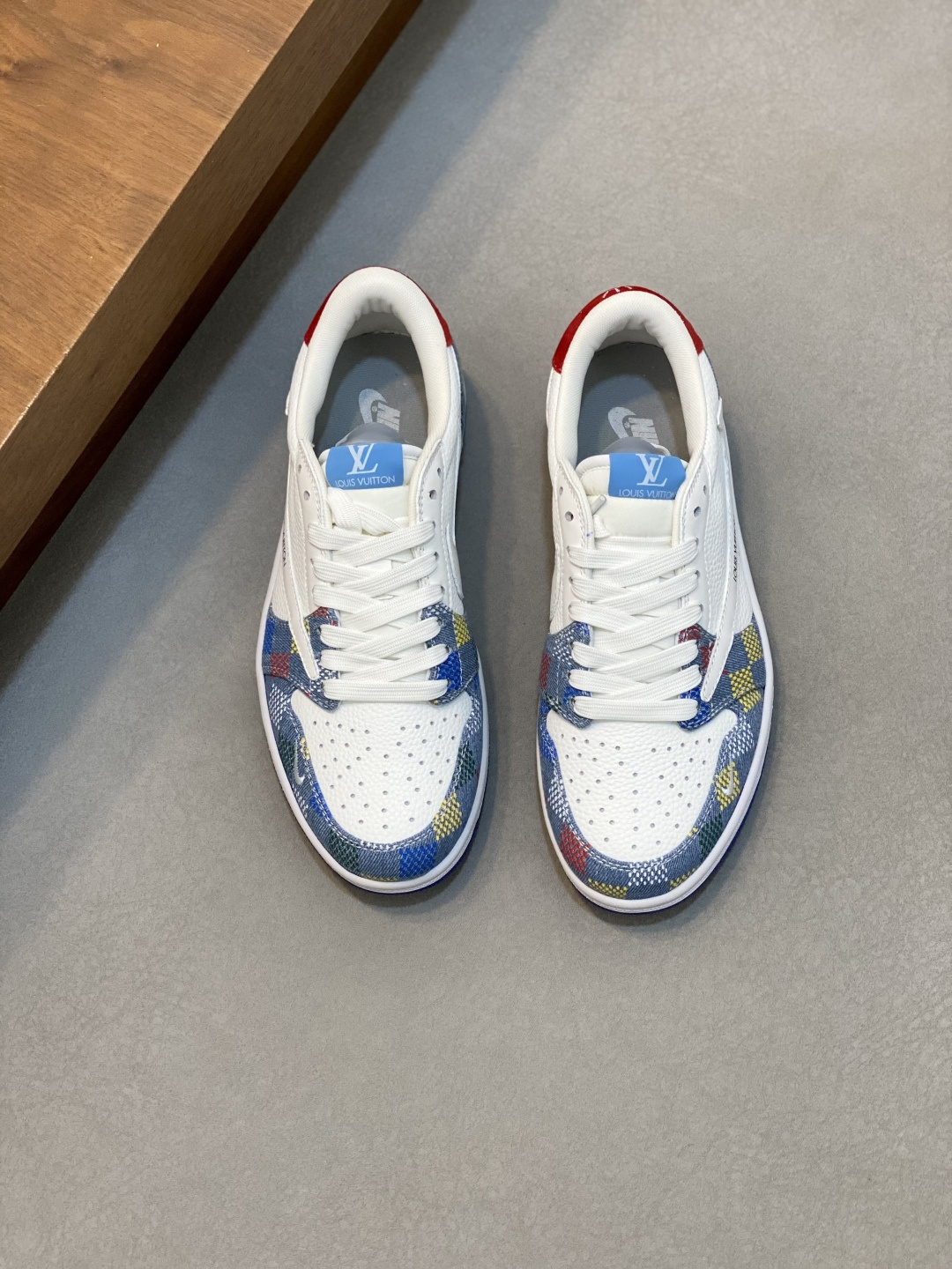 NO:541604,【Louis Vuitton-AIR】Louis Vuitton co-branded model - high-end quality original single casual sports shoes - upper lychew calfskin, brand totem cloth. toe punching craftsmanship, tongue, brand cloth, heel. embroidery brand logo - inner lining brand canvas - outsole original TPR·rubber·dual color molding outsole - ultra-high quality control, fine workmanship and highlight (high-end, noble, grade) -Size39-44 (38, 45, 46, custom made), Dior casual shoes, dior, louis vuitton, louis vuitton, cowhide19860909【Louis Vuitton-AIR】路易威登 联名款 -高端品质 原单·休闲运动板鞋 -鞋面荔纹小牛皮、品牌图腾布匹.鞋头打孔工艺、鞋舌.品牌布标、后跟.刺绣品牌logo -内里品牌帆布 -大底原版TPR·橡胶·双色成型大底 -超高品控·做工精细·凸显(高端·贵气·档次) -Size39-44（38,45,46,可订做),Dior休闲鞋,dior,louis vuitton,louis vuitton,cowhide,Men's shoes