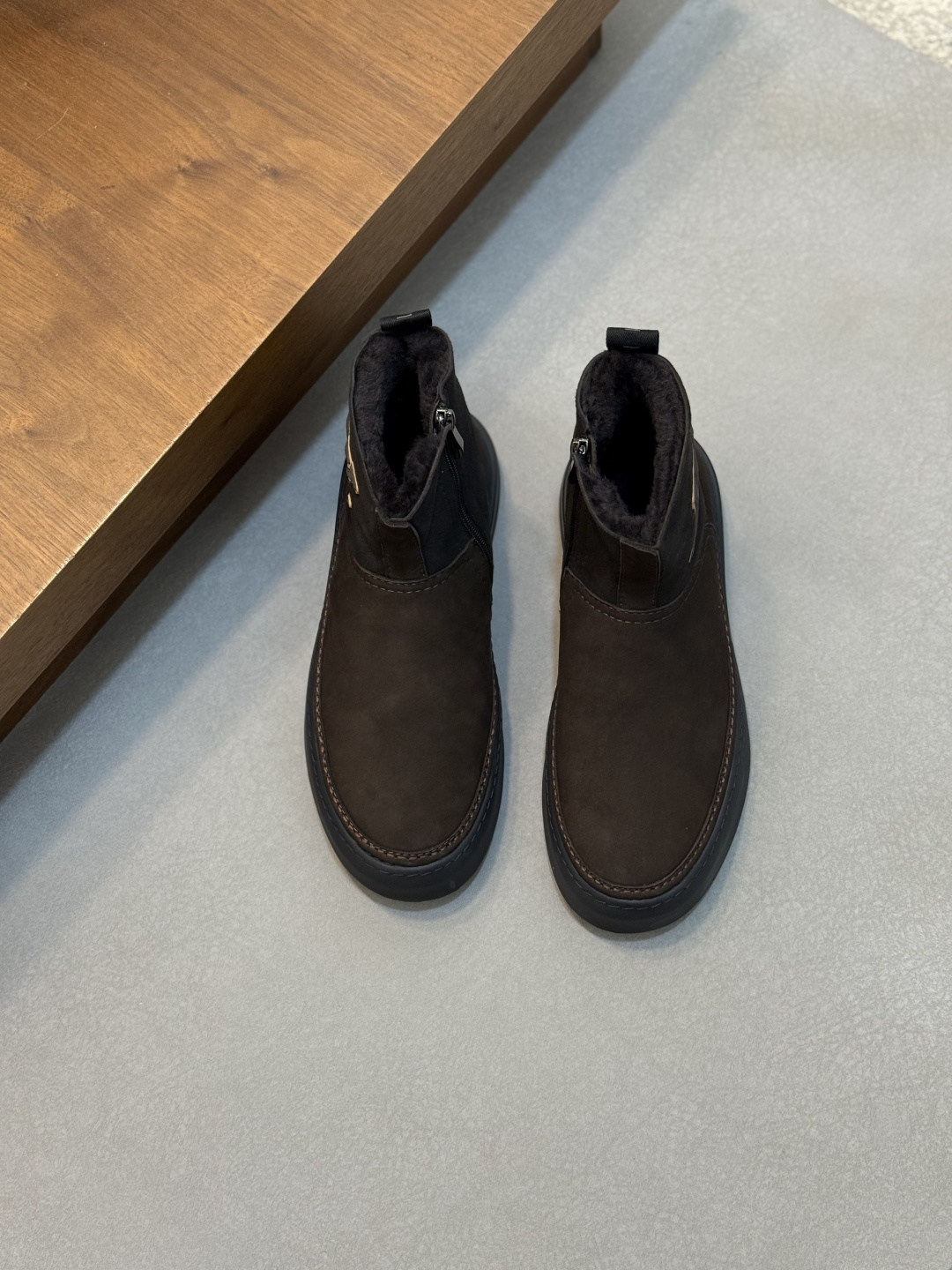 NO:552723,[Louis Vuitton] Louis Vuitton - high-end quality original men's boots - uppers made of high-mercerized cowhide leather and fur integrated craftsmanship, shoe body sewn with brand injection molding module - outsole original TPR rubber; - ultra-high quality control, fine workmanship highlighted (high-end, extravagance, grade) - Size 39-44 (38.45. Customized), Louis Vuitton, louis vuitton, louis  vuitton,boots,cowhide19860909［Louis Vuitton】路易威登 -高端品质 原单 男靴 -鞋面高丝光牛皮拼接皮毛一体工艺、鞋身车缝品牌注塑模块 -大底原版TPR橡胶； -超高品控·做工精细凸显(高端·贵气·档次) -Size 39-44（38.45. 订做）,路易威登,louis vuitton,louis vuitton,boots,cowhide,Men's shoes