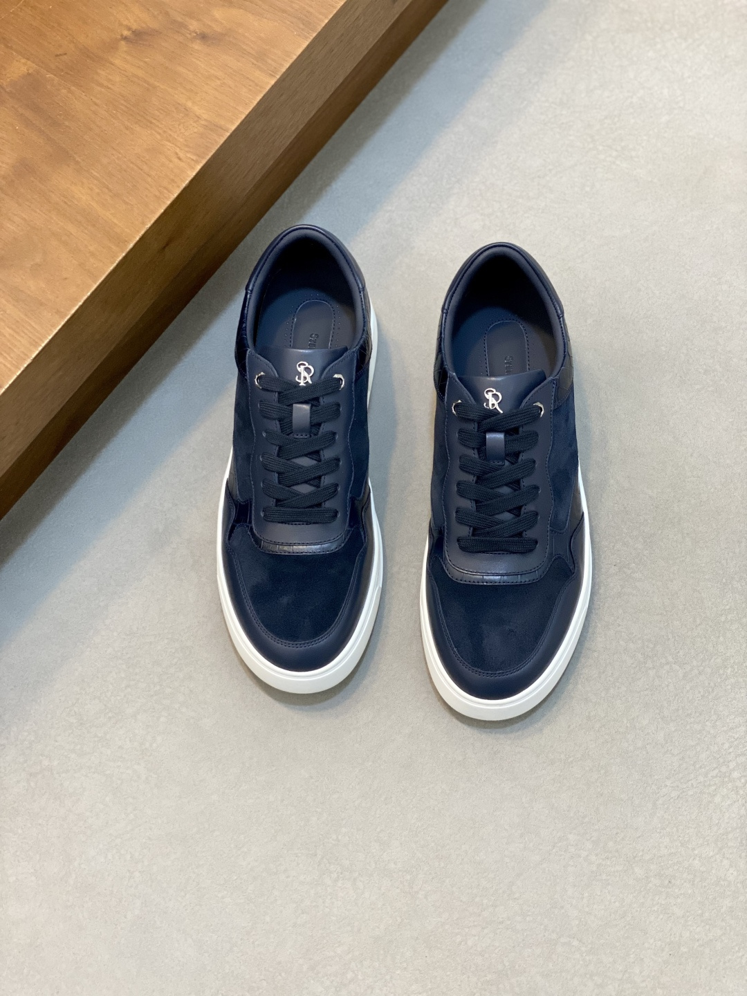 NO:552839,2025 new model!  Original quality! Stefano Ricci / Stefano Ricci men's sports shoes are made of imported original calfskin, the leather is soft and delicate, the workmanship details are in place, the soles are original design, and the comfort is excellent!  Size 39-44 (45 custom-made), Stephen-casual shoes, sneakers, cowhide198609092025新款！原版品质!Stefano Ricci / 史蒂芬劳.尼治男士运动鞋,采用进口原版小牛皮,皮质柔软细腻,做工细节到位,鞋底原版设计,舒适度极好！尺码39-44 码（45定做）,史蒂芬-休闲鞋,sneakers,cowhide,Men's shoes