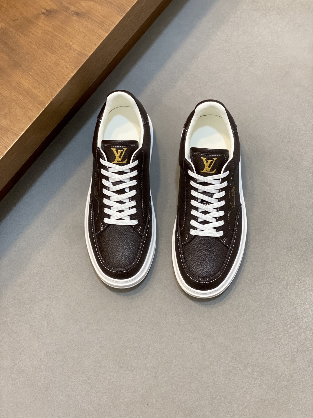 NO:553008,L New men's high-end casual sports shoes, made of imported first-layer cowhide silk-screened brand lougou, original ultra-light TPU outsole, wear-resistant and comfortable, Monogram lougou embellished rubber outsole, breathable mesh lining, versatile classic style!  Size38-44 (.45, 46 customized),Louis Vuitton,louis vuitton,sneakers,cowhide19860909L 新品男士高端休闲运动鞋,选用进口头层牛皮丝印品牌lougou,原版超轻tpu大底,耐磨舒适,Monogram lougou点缀橡胶外底,透气网布内里,百搭经典款式！ Size38-44（.45、46 定做）,路易威登,louis vuitton,sneakers,cowhide,Men's shoes