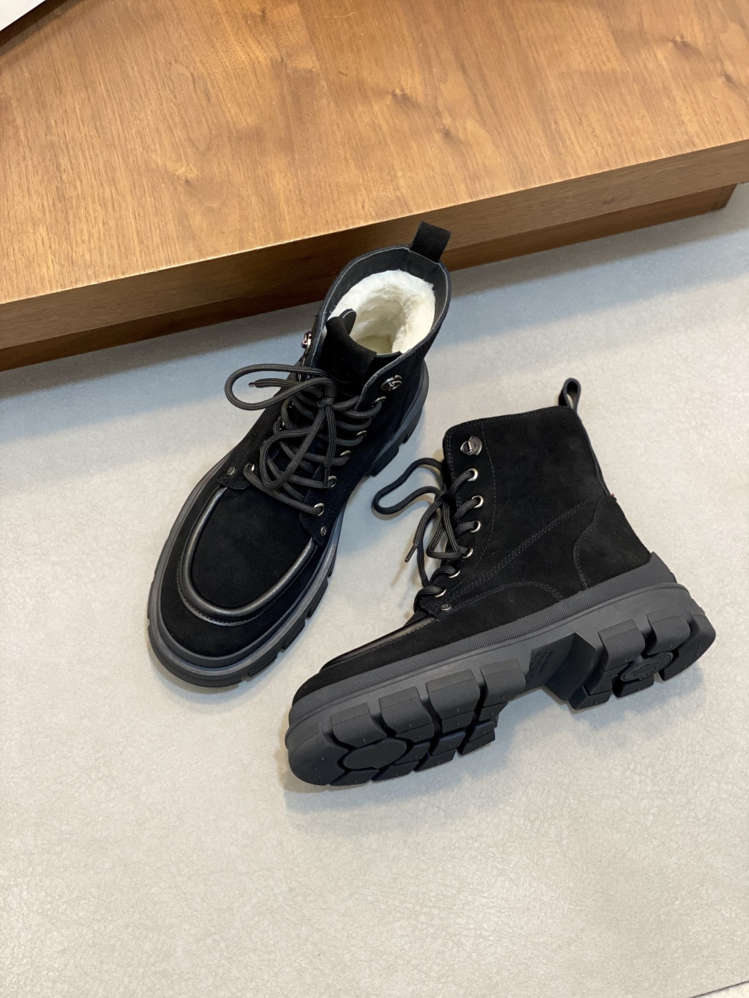 Moncler Style Leather Men's Shoes Men's Shoes Men's Shoes detail image 5 from source 783090