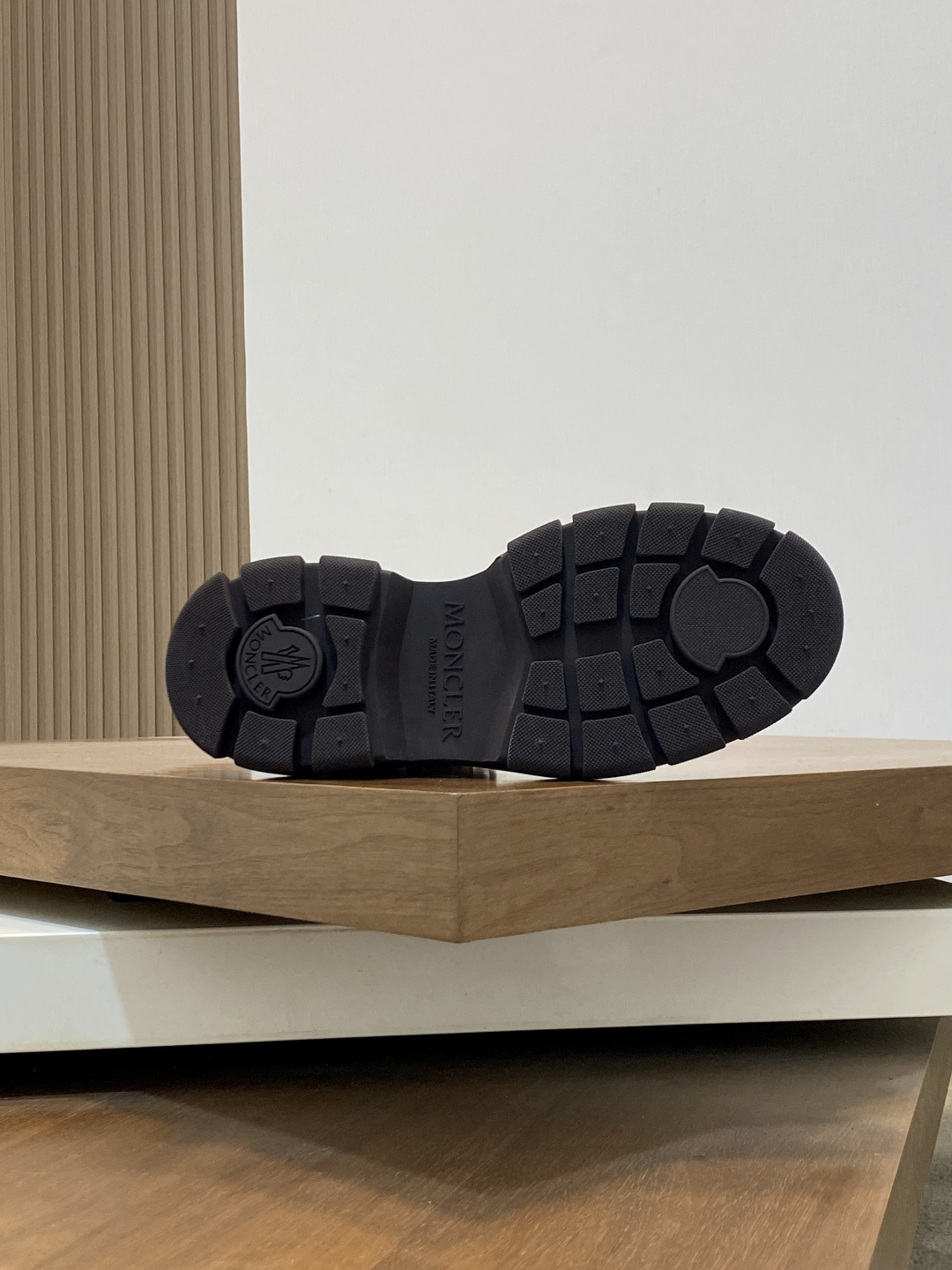 Moncler Style Leather Men's Shoes Men's Shoes Men's Shoes detail image 9 from source 783092