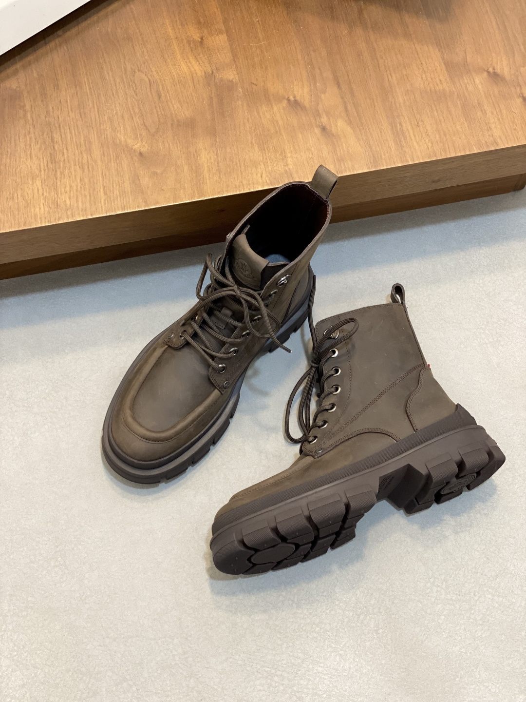 Moncler Style Leather Men's Shoes Men's Shoes Men's Shoes detail image 5 from source 783092