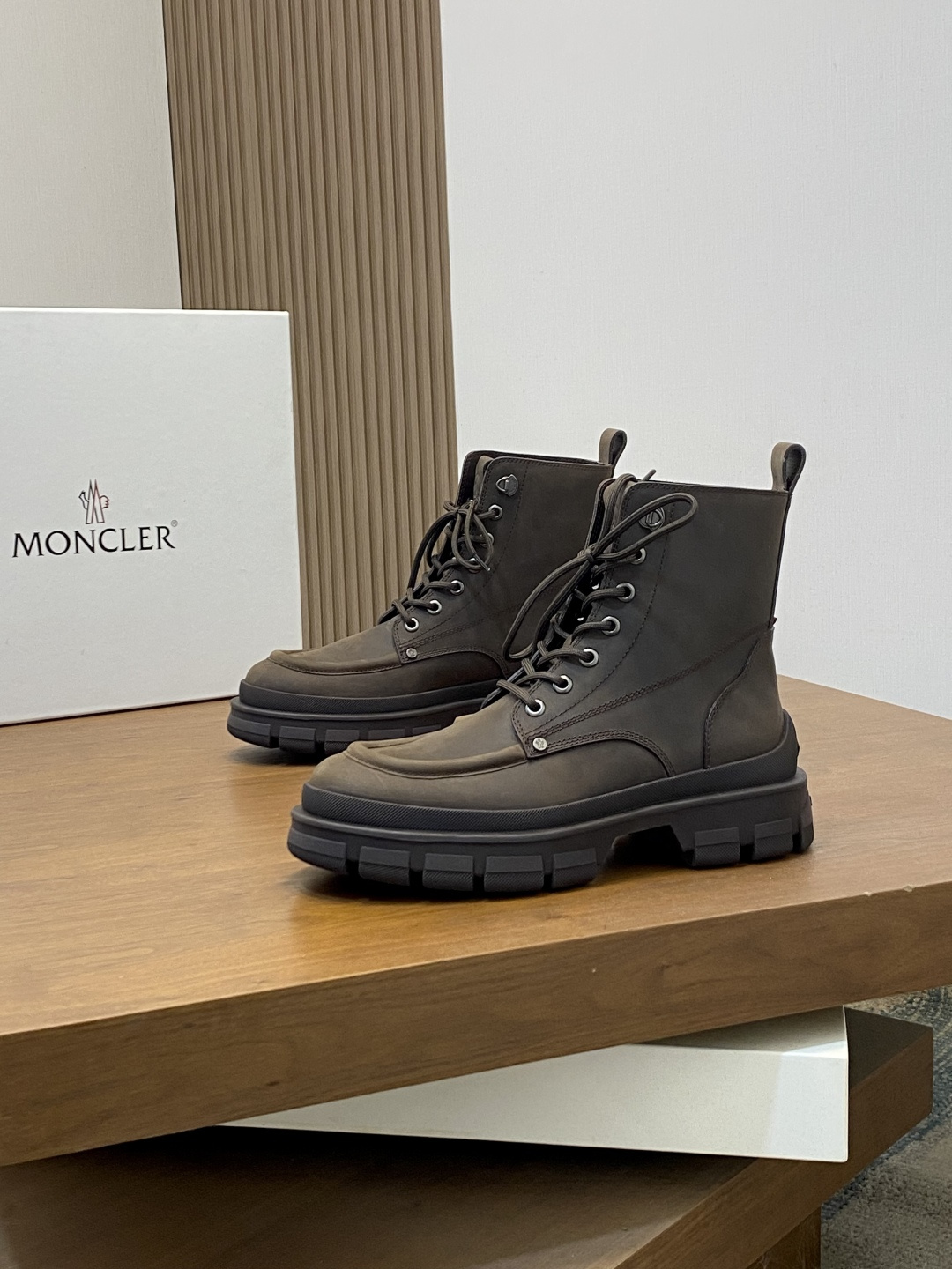 Moncler Style Leather Men's Shoes Men's Shoes Men's Shoes detail image 3 from source 783092