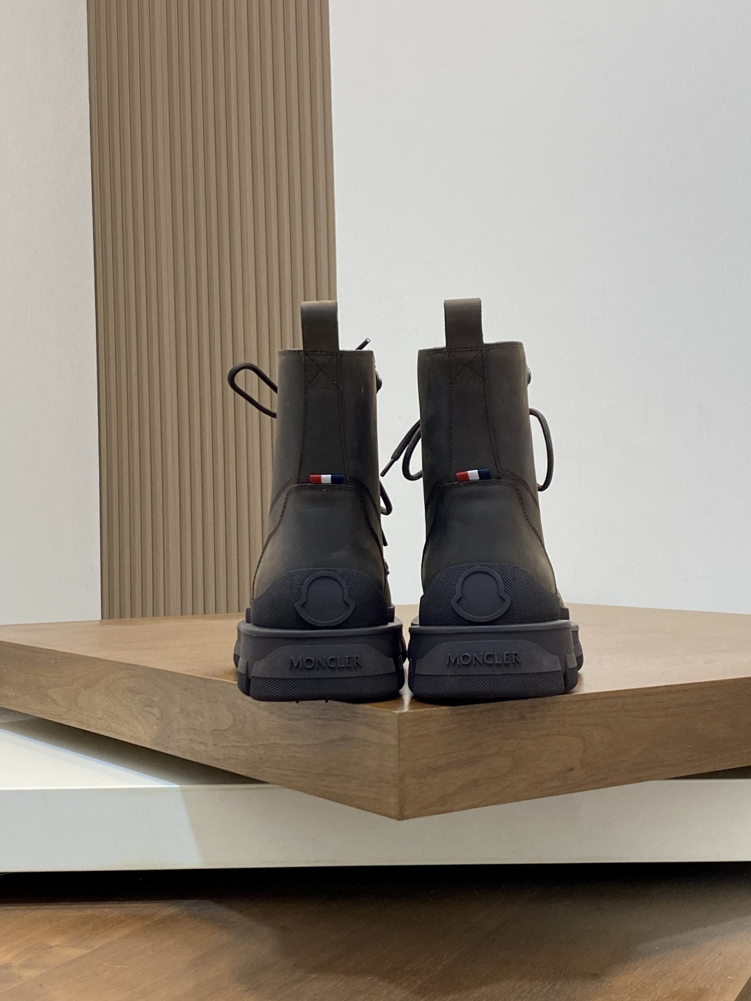 Moncler Style Leather Men's Shoes Men's Shoes Men's Shoes detail image 8 from source 783092