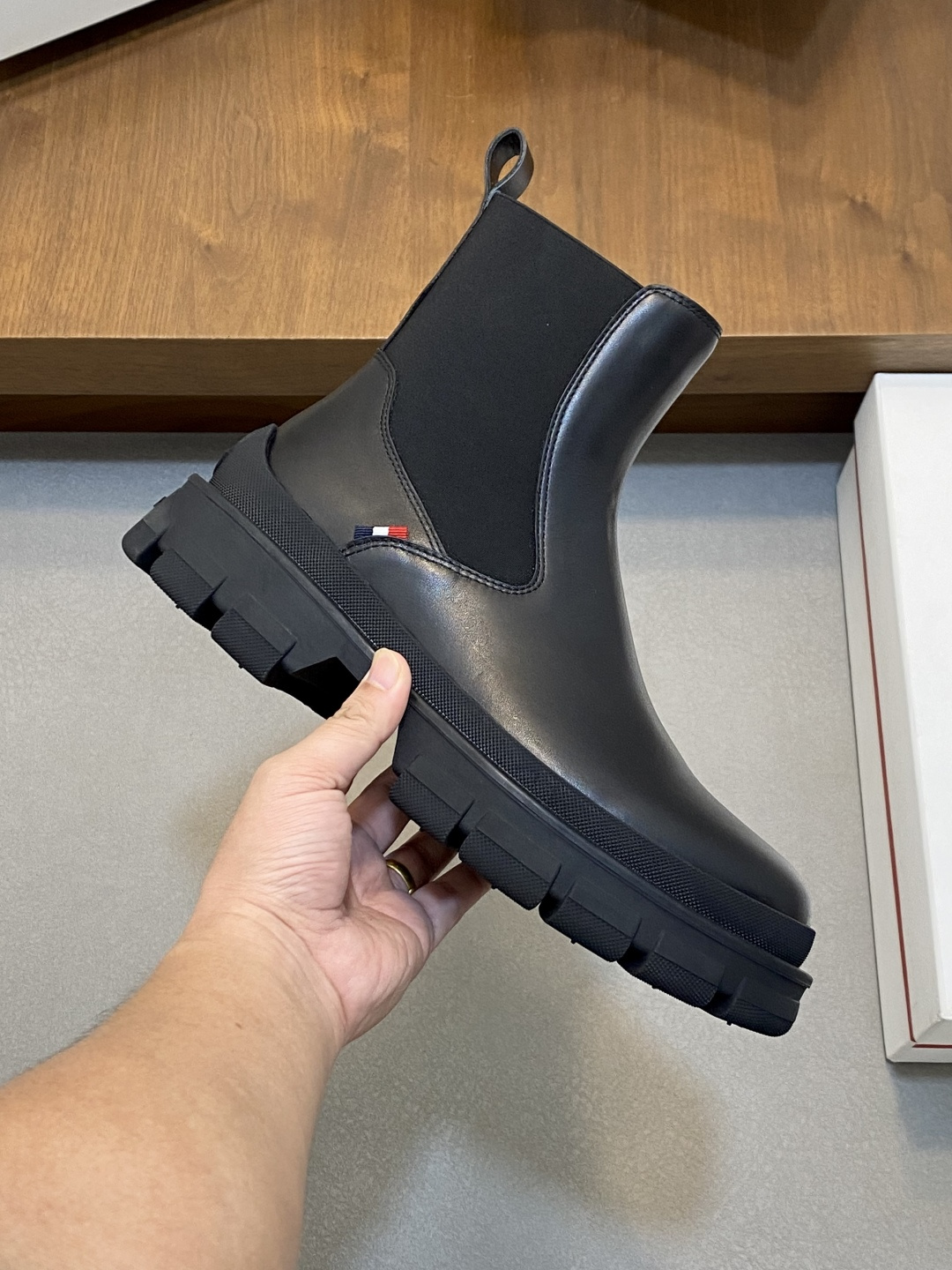 Moncler Style Leather Men's Shoes Men's Shoes Men's Shoes detail image 4 from source 783088