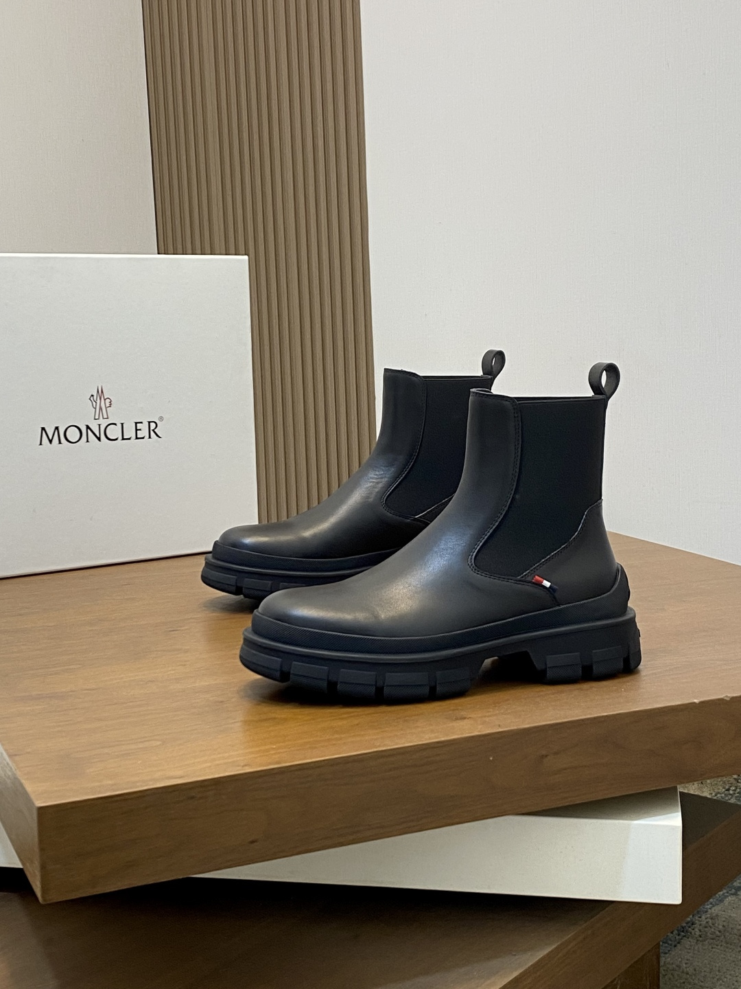 Moncler Style Leather Men's Shoes Men's Shoes Men's Shoes detail image 3 from source 783088