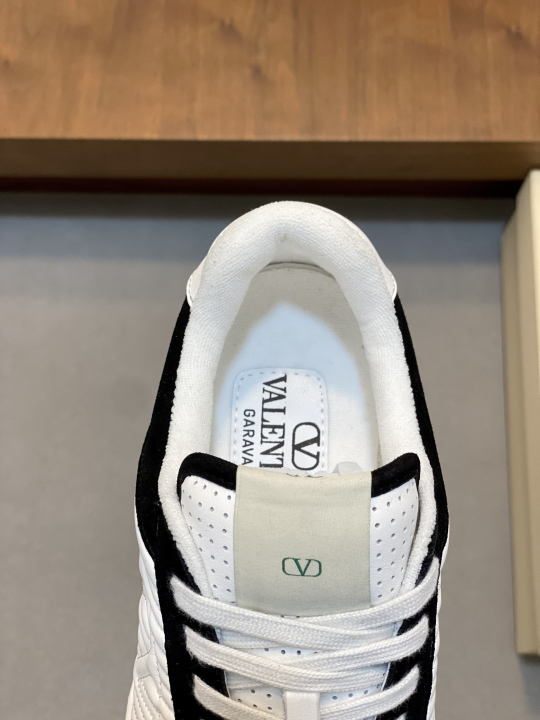 VALENTINO shoe VLTN 𝑶𝒏𝒆𝑺𝒕𝒖𝒅 2024New . ZP . . ！ ： / ： ： 𝐓𝐏𝐔 ： ：39-44（.45、 ） — photo 7