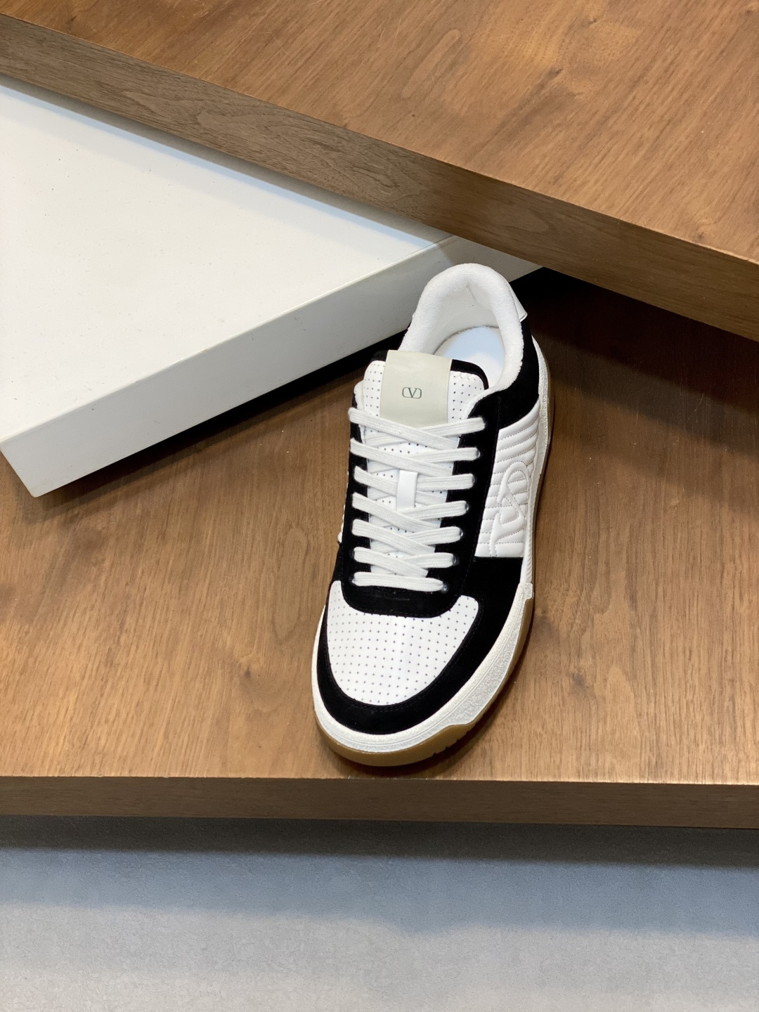 VALENTINO shoe VLTN 𝑶𝒏𝒆𝑺𝒕𝒖𝒅 2024New . ZP . . ！ ： / ： ： 𝐓𝐏𝐔 ： ：39-44（.45、 ） — photo 6