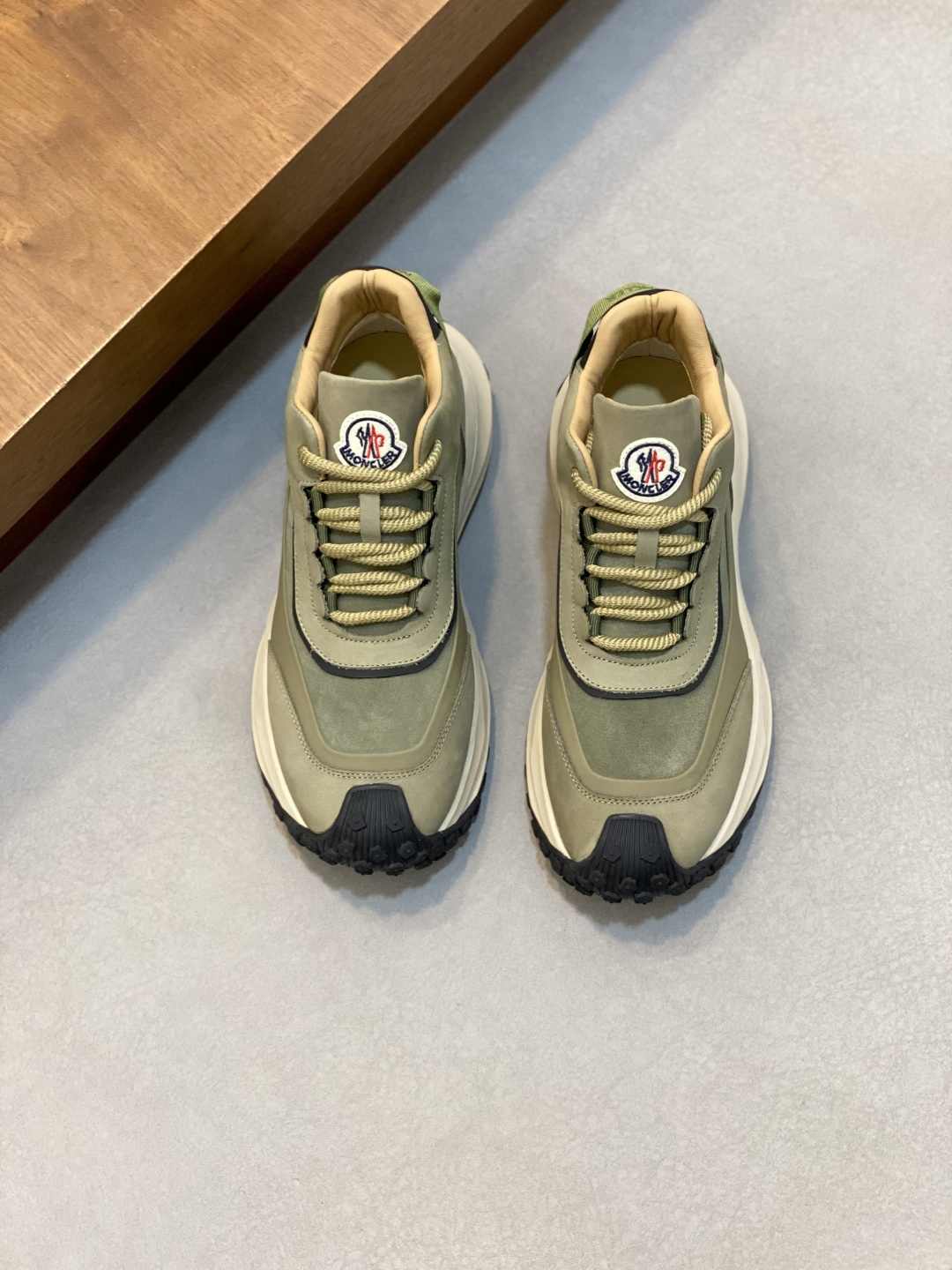Moncler男 Style Men's Shoes Lookbook Reference image 1