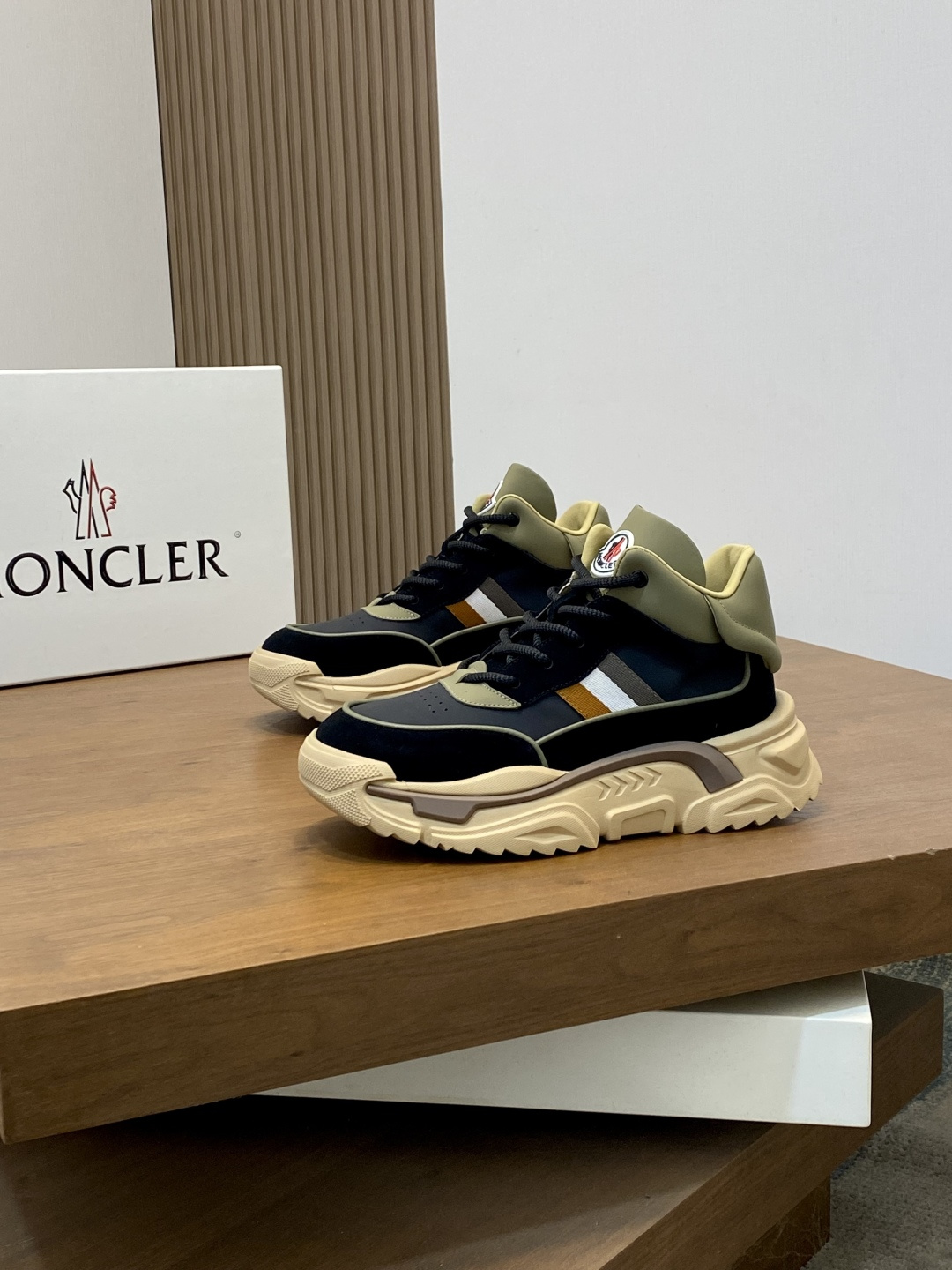 Moncler Style Men's Shoes Men's Shoes Men's Shoes detail image 3 from source 783105