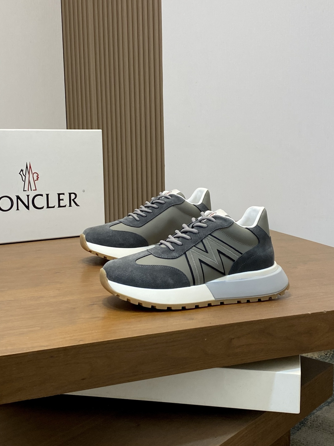 Moncler Style Men's Shoes Men's Shoes Men's Shoes detail image 3 from source 783111