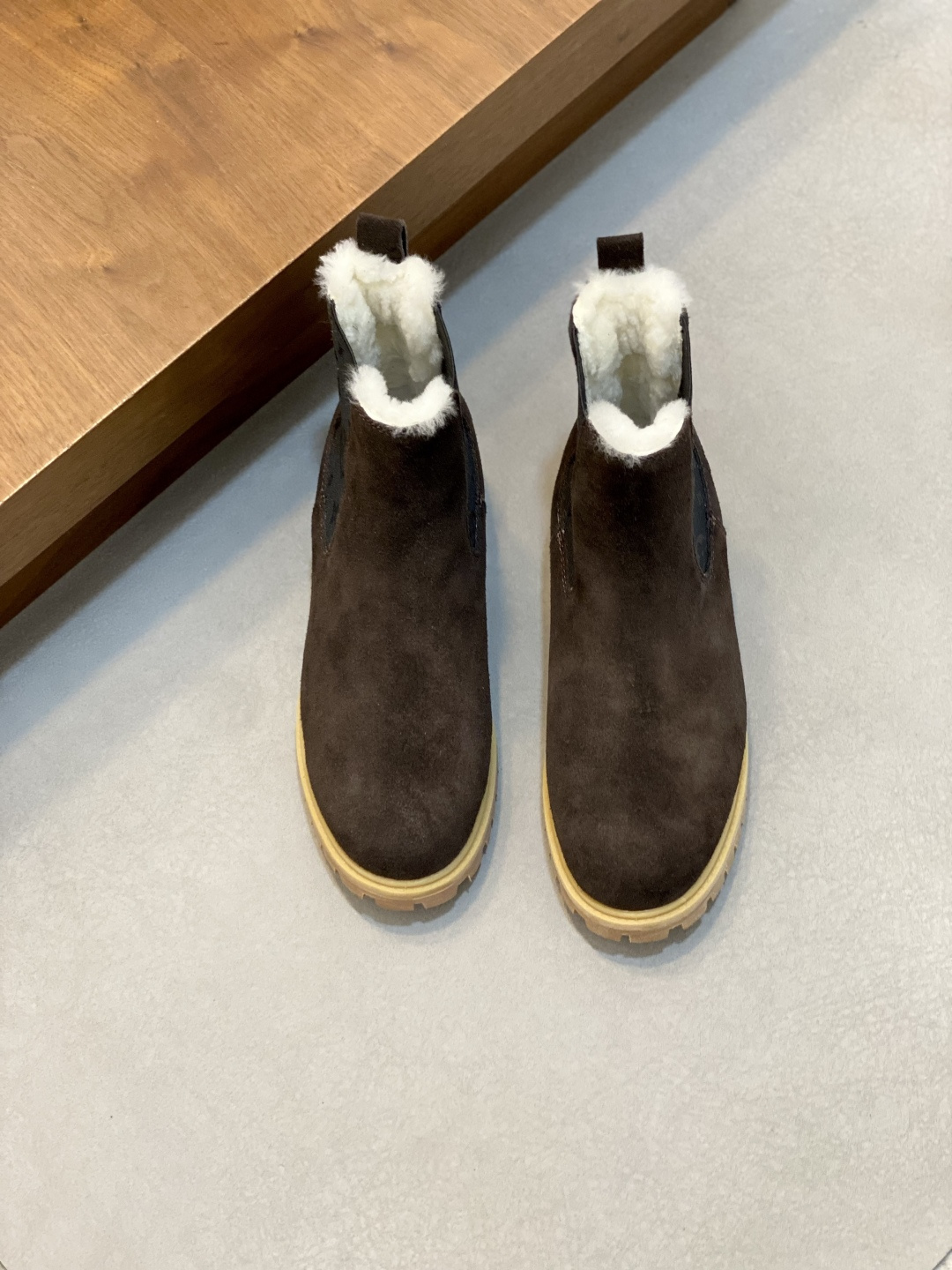 NO:587143,[Louis Vuitton] Louis Vuitton - high-end quality original men's boots - uppers made of high-mercerized cowhide leather and fur integrated craftsmanship, shoe body sewn with brand injection molding module - outsole original TPR rubber; - ultra-high quality control, fine workmanship highlighted (high-end, extravagance, grade) -Size 39-44 (38.45. Customized), LV Maoli men's boots, louis vuitton, louis vuitton, louis  vuitton,boots,cowhide19860909［Louis Vuitton】路易威登 -高端品质 原单 男靴 -鞋面高丝光牛皮拼接皮毛一体工艺、鞋身车缝品牌注塑模块 -大底原版TPR橡胶； -超高品控·做工精细凸显(高端·贵气·档次) -Size 39-44（38.45. 订做）,LV毛里男靴,louis vuitton,louis vuitton,louis vuitton,boots,cowhide,Men's shoes