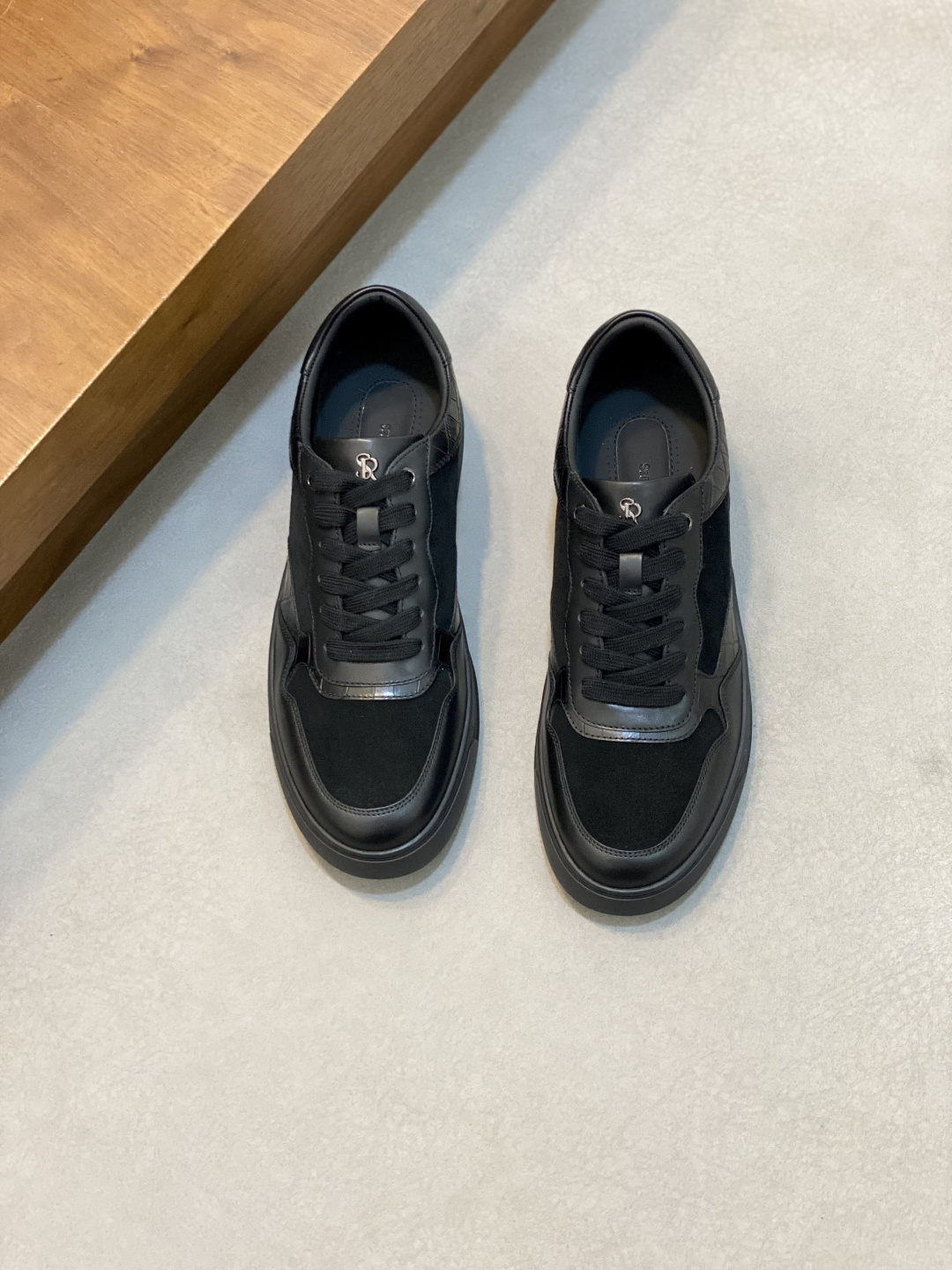 NO:620626,2025 new model!  Original quality! Stefano Ricci / Stefano Ricci men's sports shoes are made of imported original calfskin, the leather is soft and delicate, the workmanship details are in place, the soles are original design, and the comfort is excellent!  Sizes 39-44 (45 custom-made), Stephen-casual shoes, sneakers, cowhide198609092025新款！原版品质!Stefano Ricci / 史蒂芬劳.尼治男士运动鞋,采用进口原版小牛皮,皮质柔软细腻,做工细节到位,鞋底原版设计,舒适度极好！尺码39-44 码（45定做）,史蒂芬-休闲鞋,sneakers,cowhide,Men's shoes