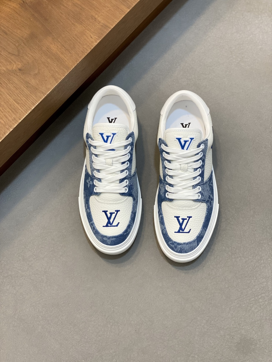 NO:745027,L New men's high-end casual sports shoes, made of imported first-layer cowhide silk-screened brand lougou, original outsole, wear-resistant and comfortable, Monogram lougou embellished rubber outsole, breathable leather lining, versatile classic style!  Size38-44 (38, 45, 46 customized),,sneakers,cowhide19860909L 新品男士高端休闲运动鞋,选用进口头层牛皮丝印品牌lougou,原版大底,耐磨舒适,Monogram lougou点缀橡胶外底,透气皮内里,百搭经典款式！ Size38-44（38、45、46 定做）,,sneakers,cowhide,Men's shoes