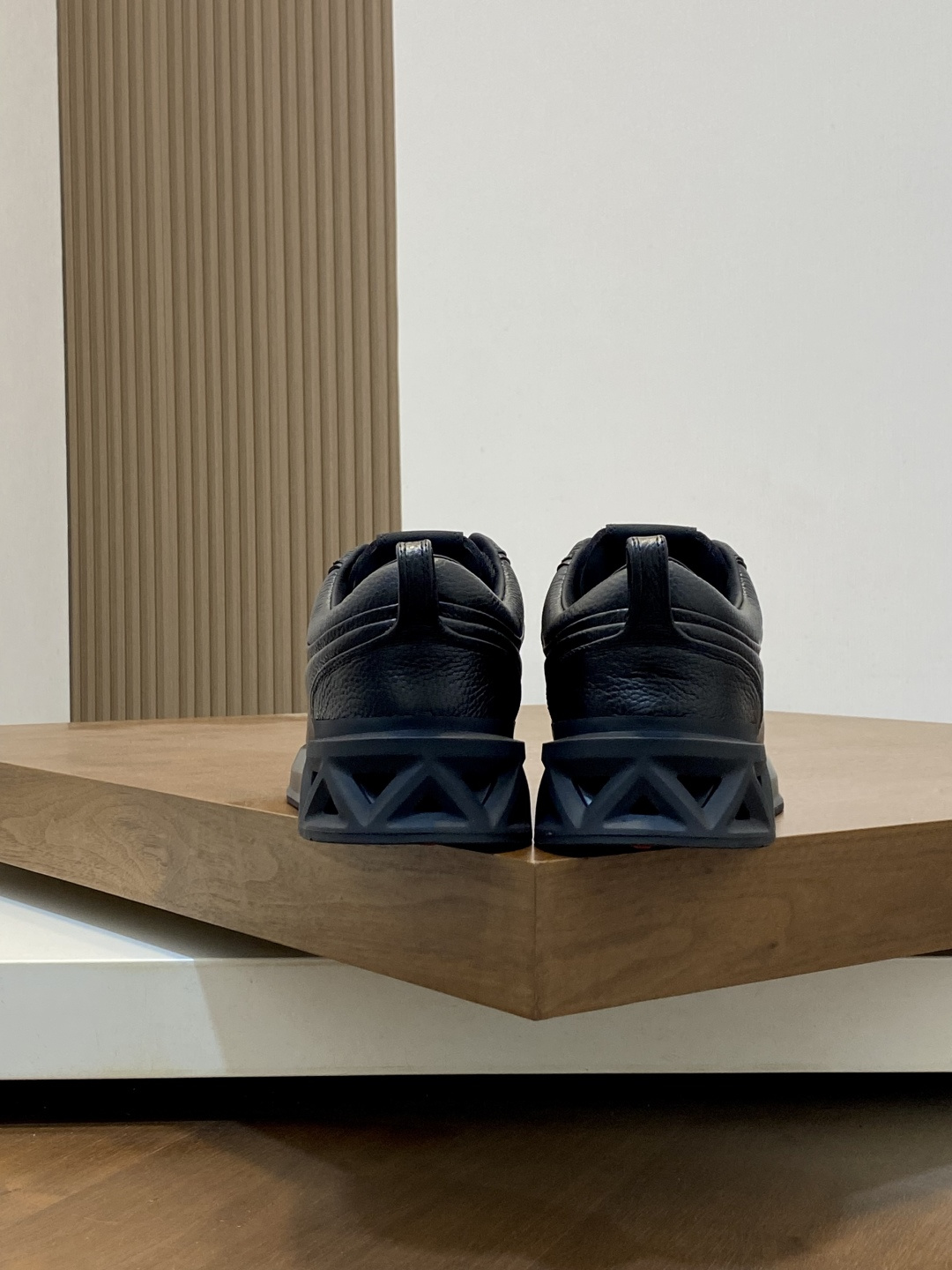 Prada Style Leather Men's Shoes Men's Shoes Men's Shoes detail image 8 from source 767209