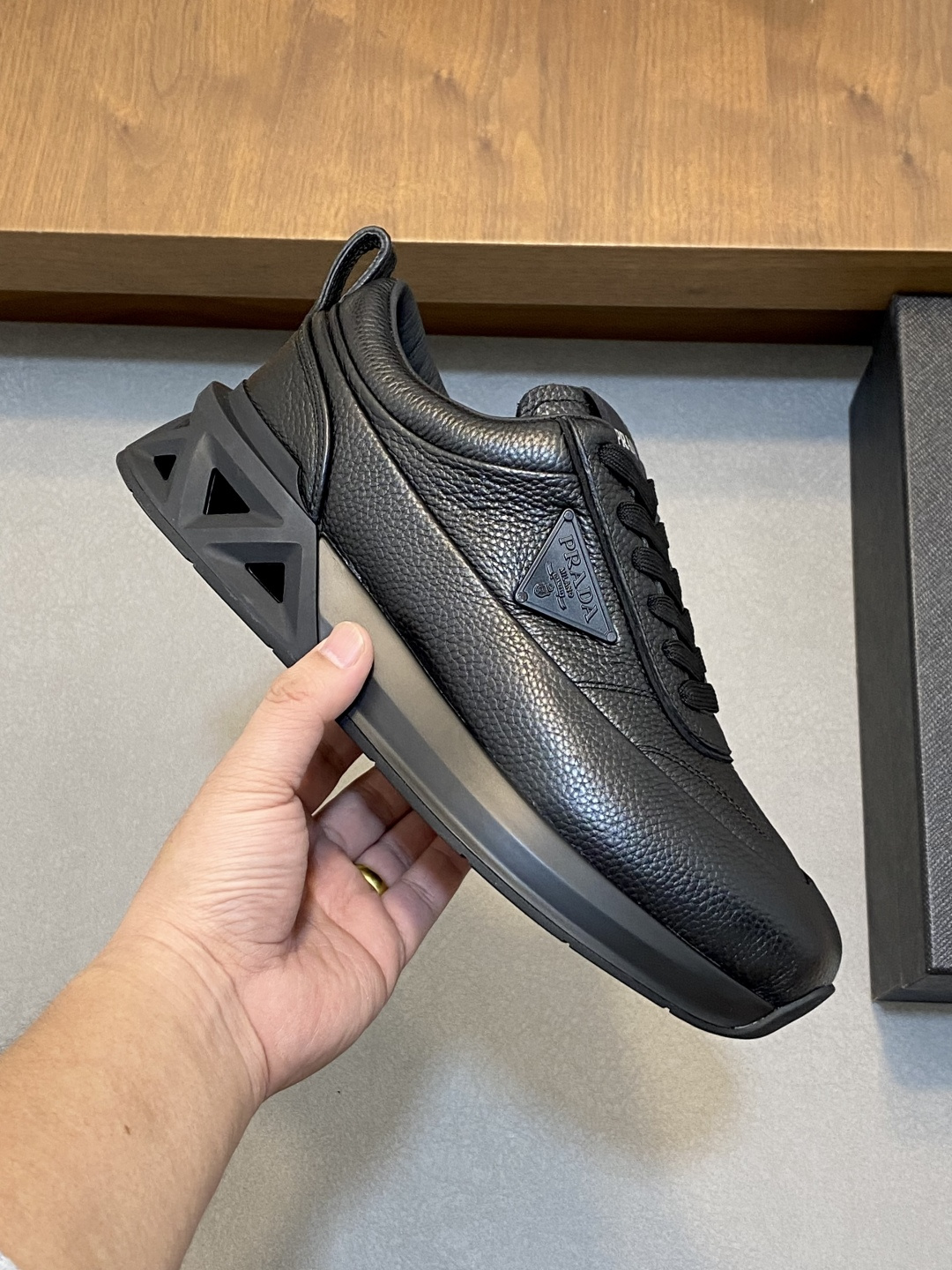 Prada Style Leather Men's Shoes Men's Shoes Men's Shoes detail image 4 from source 767209