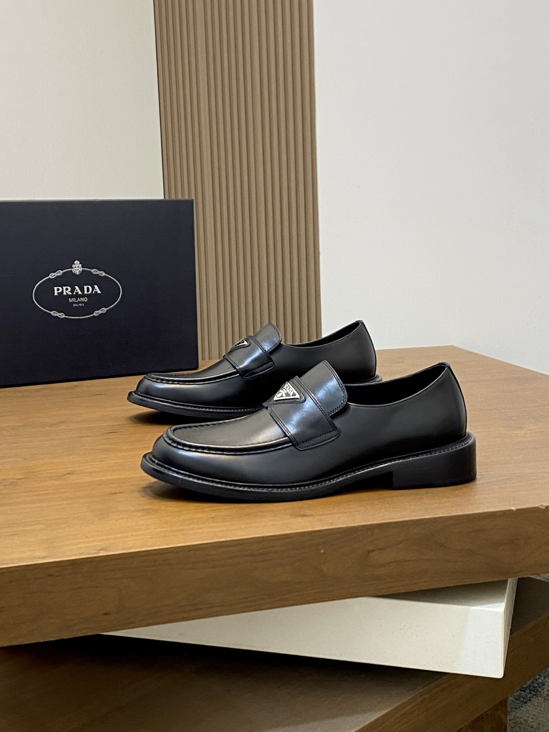 Мокасины Prada мужские черные